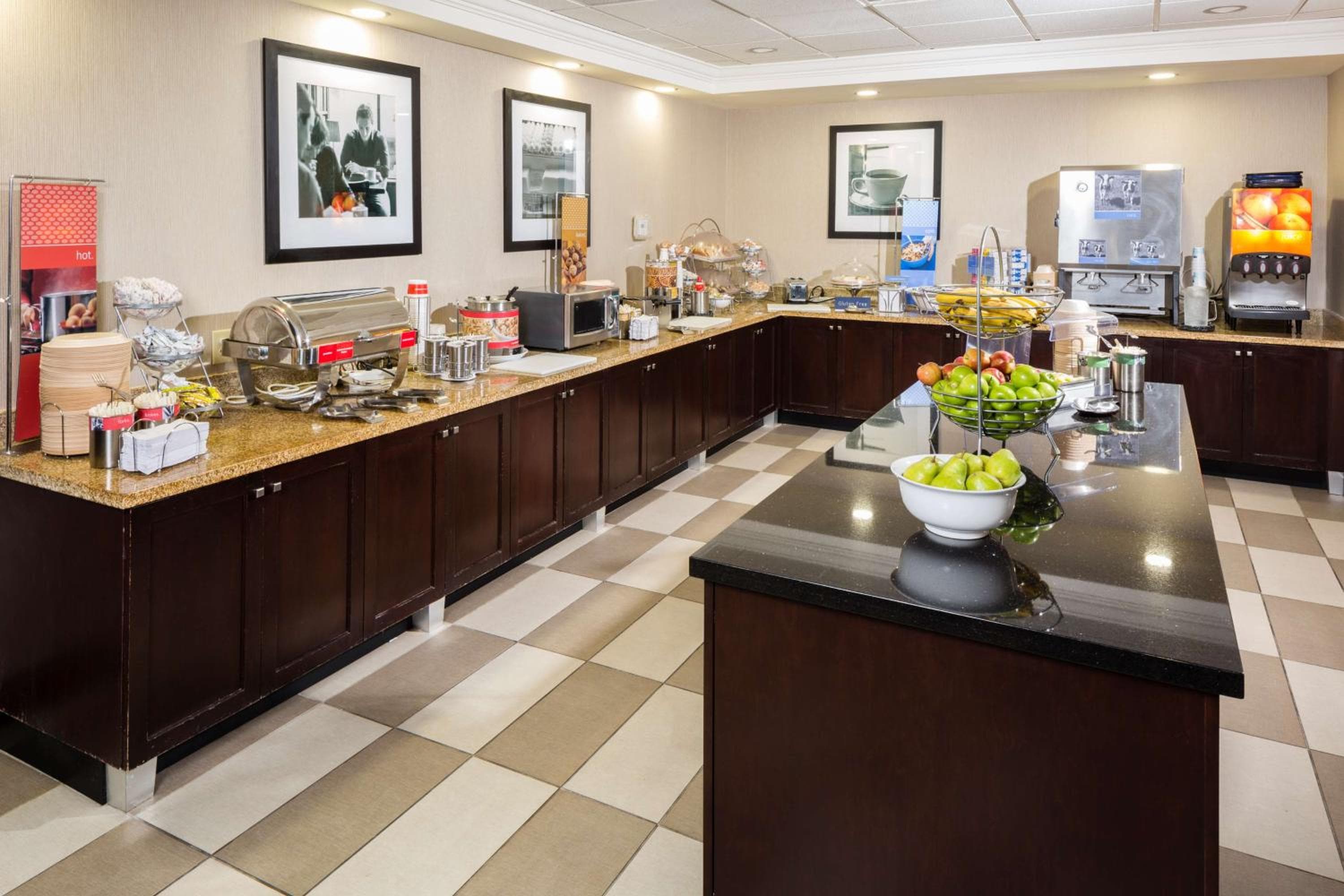 Hampton Inn & Suites Las Vegas Sur — 16