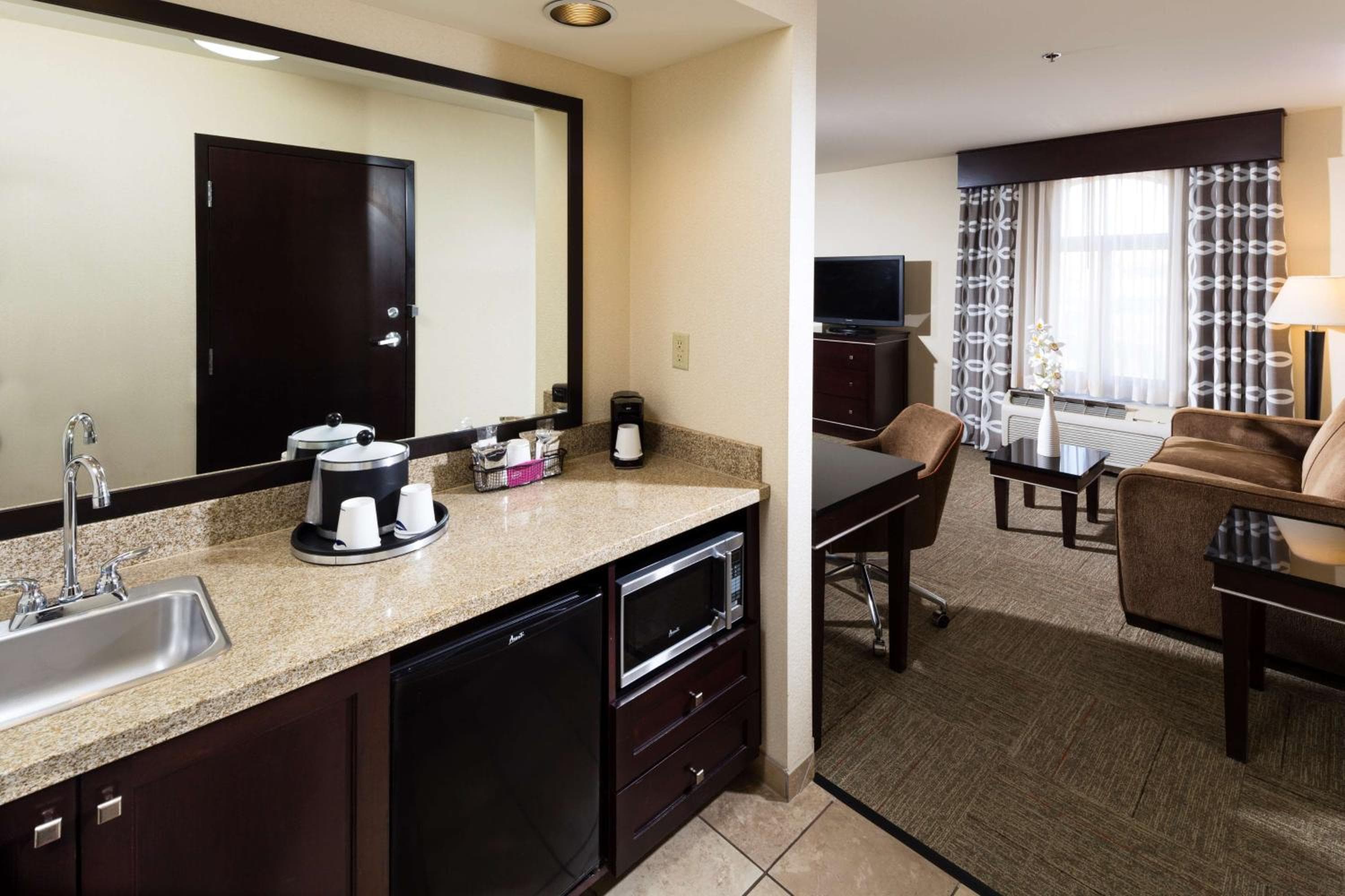 Hampton Inn & Suites Las Vegas Sur — 8