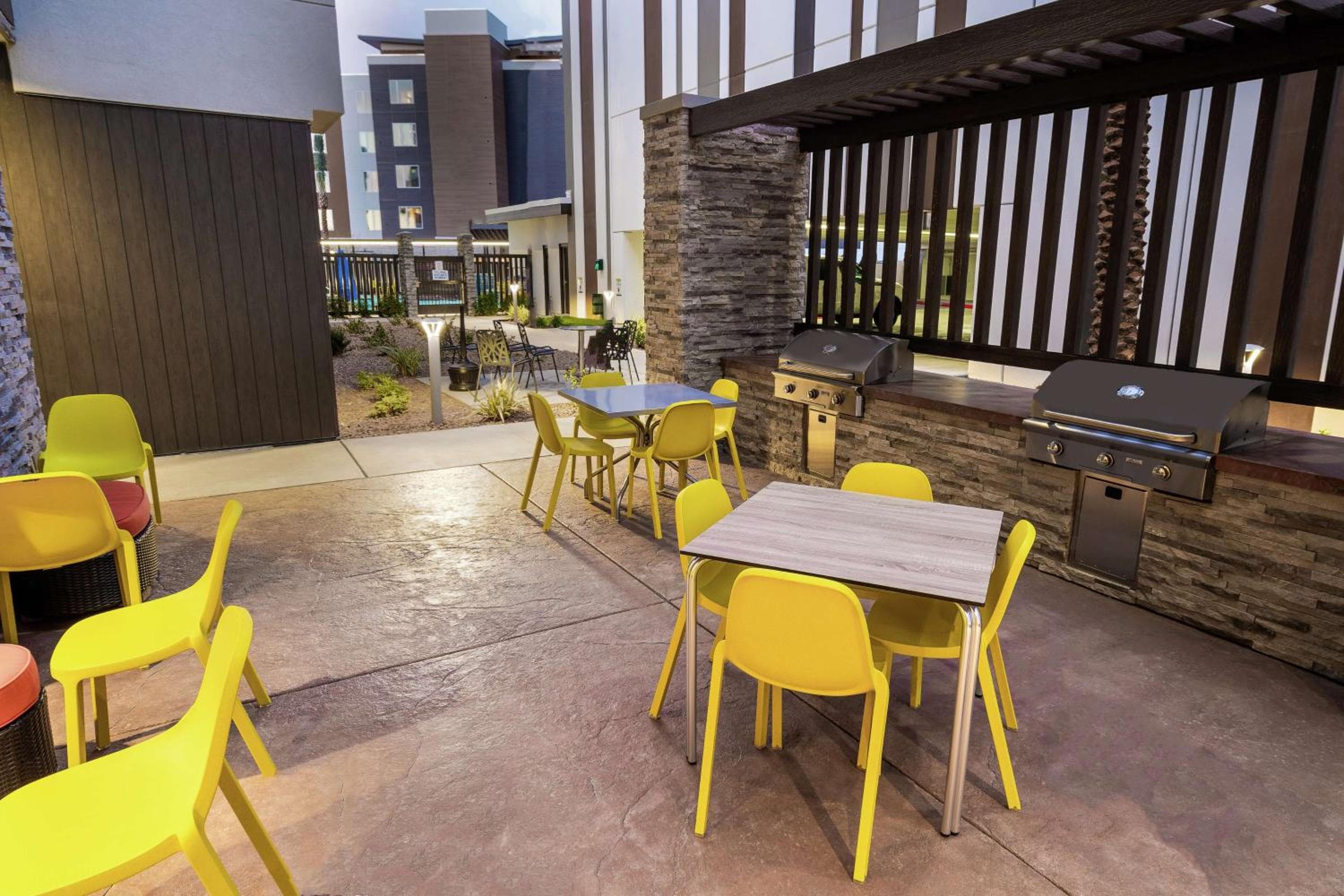 Home2 Suites von Hilton Las Vegas Stadium District — 3