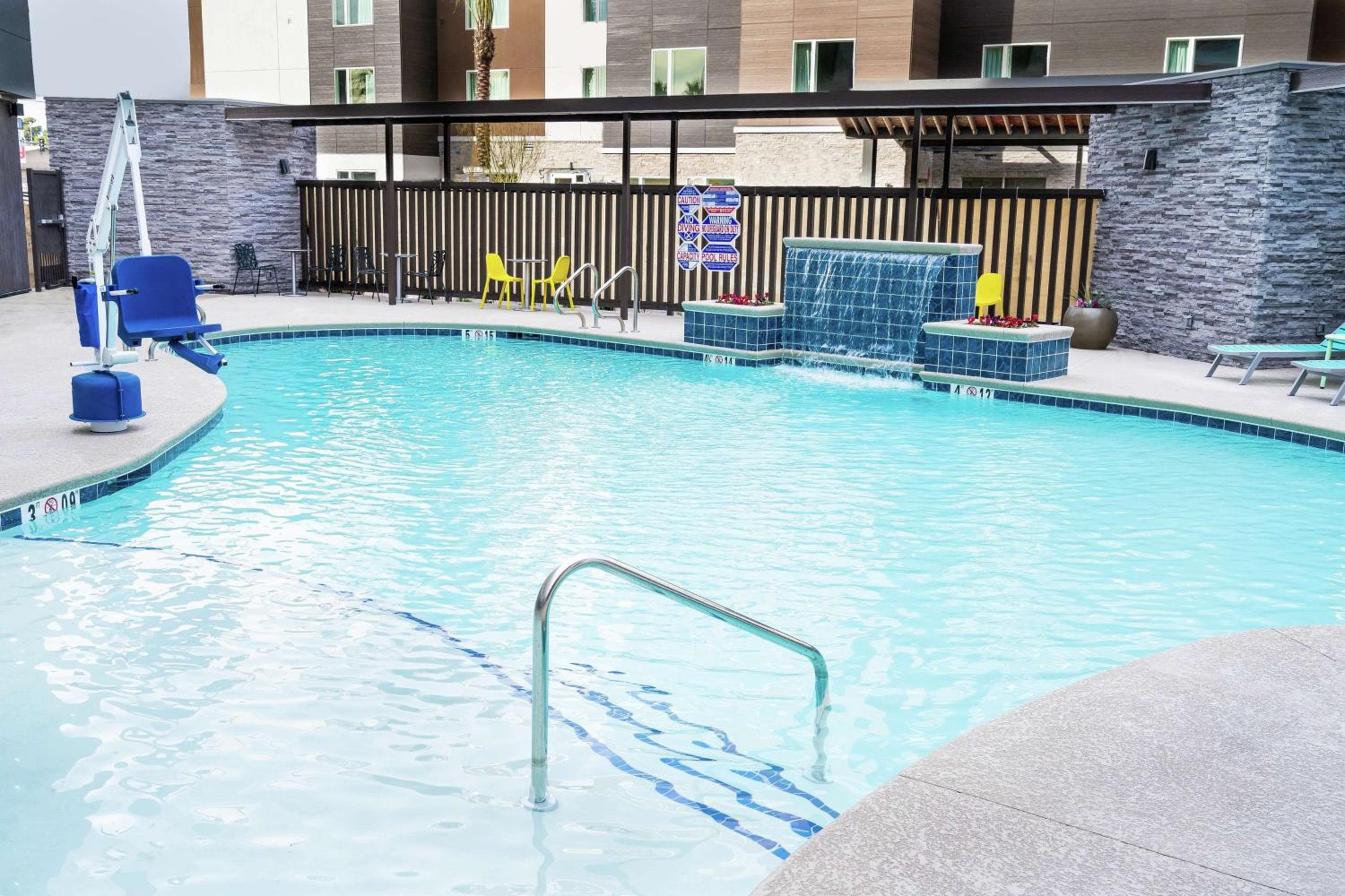 Home2 Suites von Hilton Las Vegas Stadium District — 10
