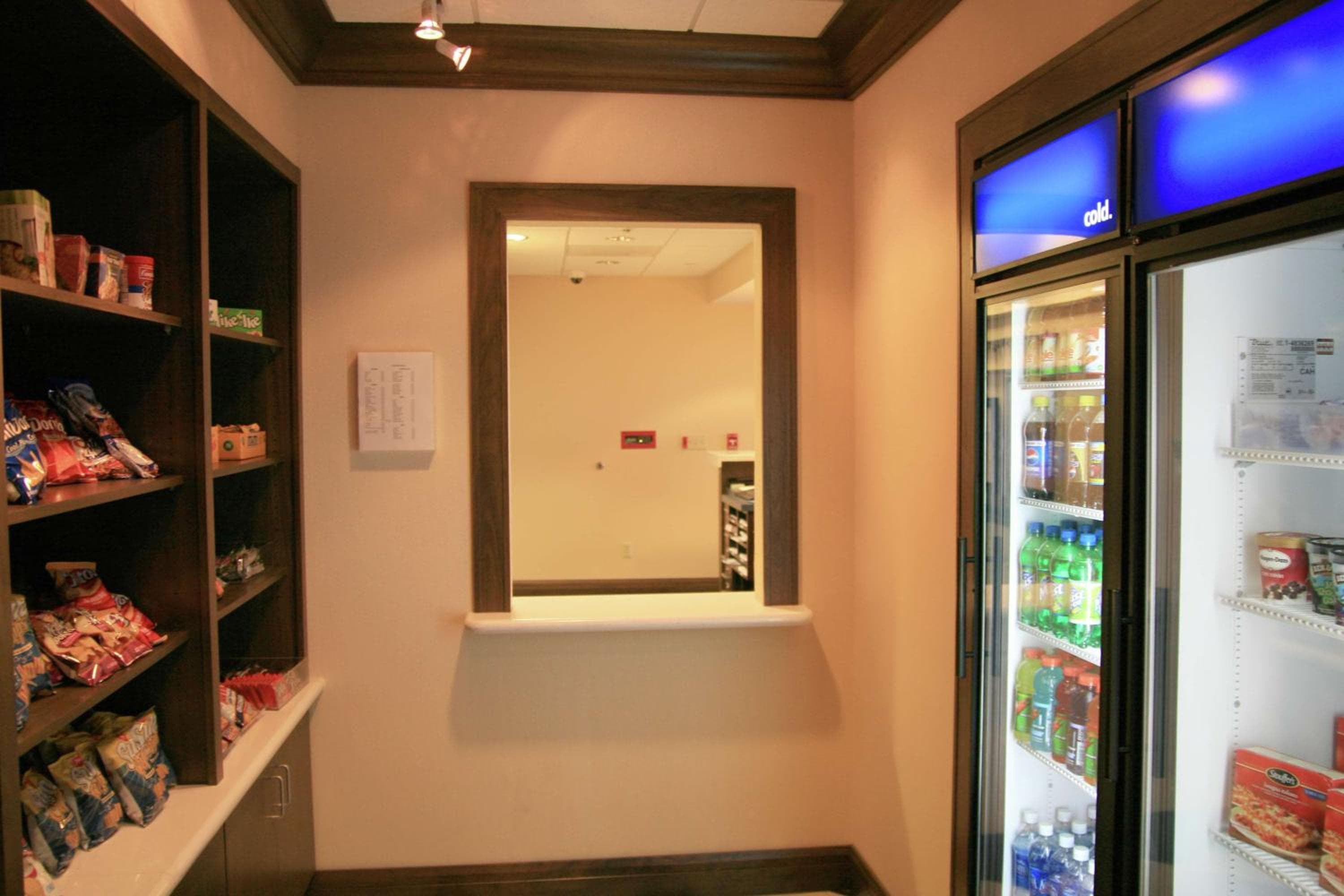 Hampton Inn & Suites Las Vegas-Red Rock/Summerlin — 6