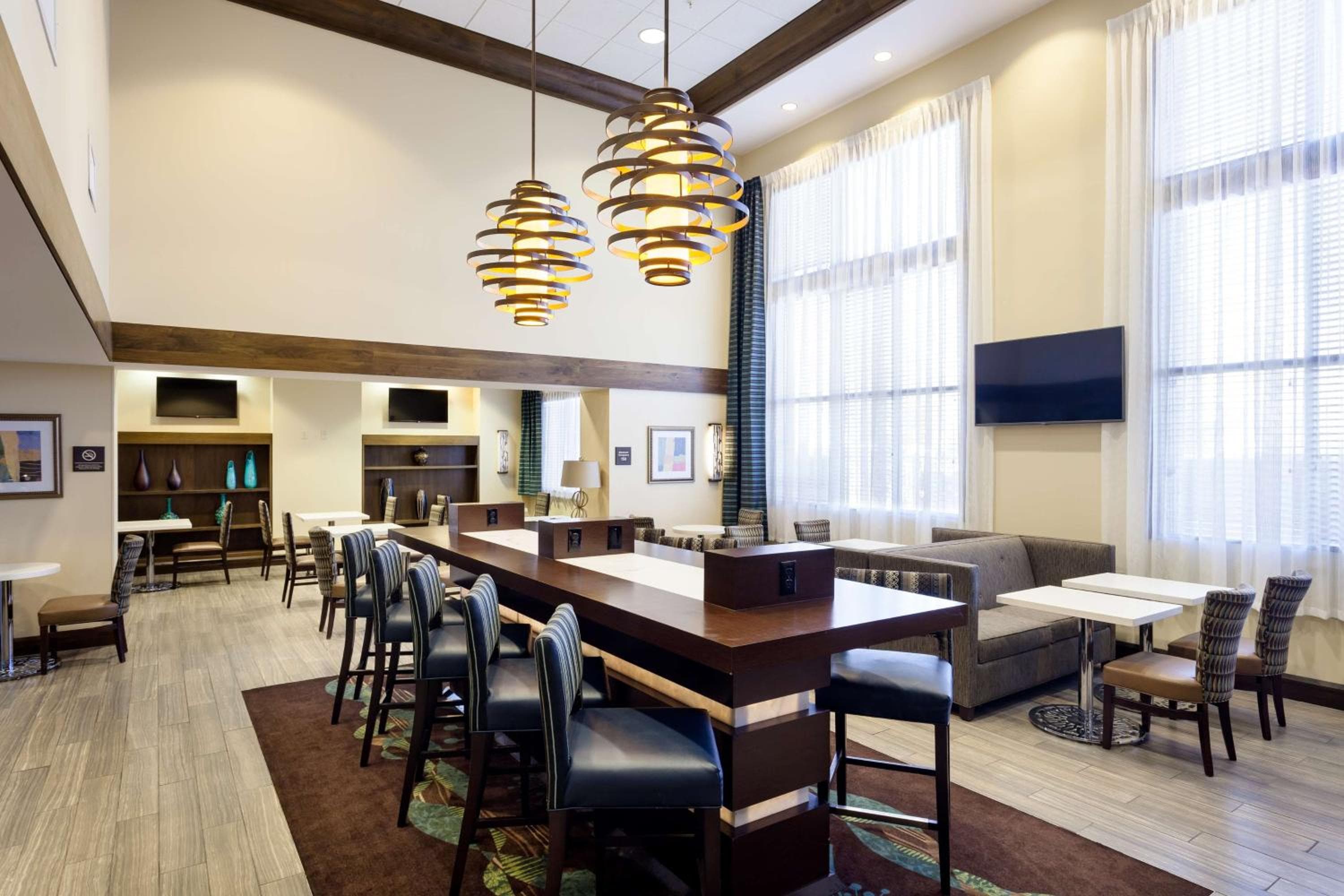 Hampton Inn & Suites Las Vegas-Red Rock/Summerlin — 8