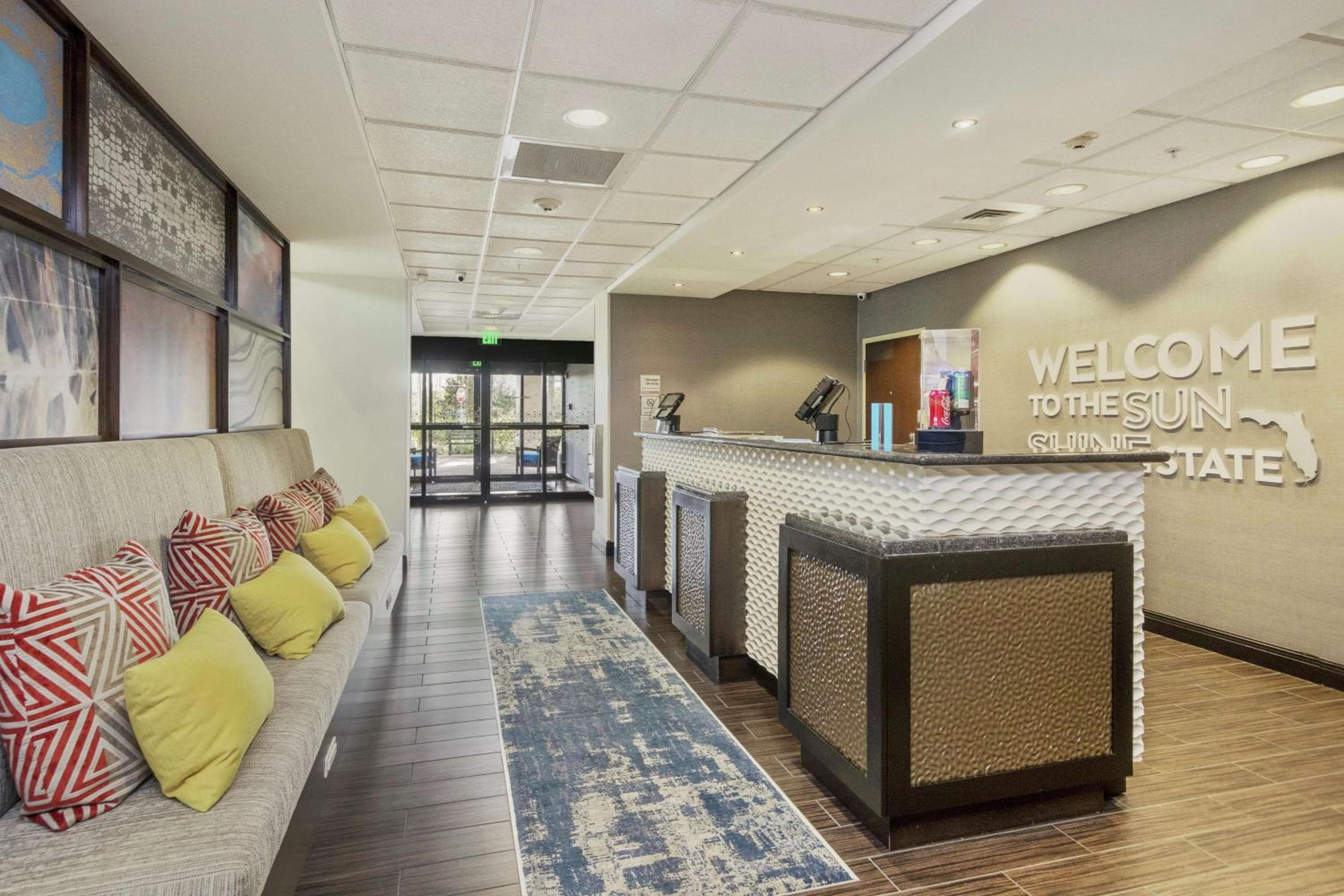 Hampton Inn & Suites Orlando - Apopka — 2