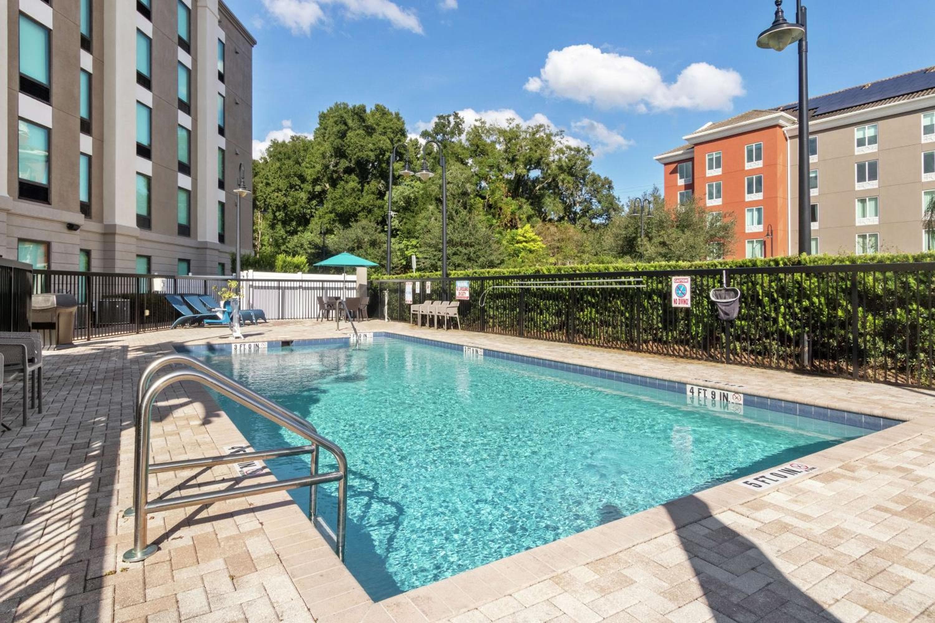 Hampton Inn & Suites Orlando - Apopka — 3