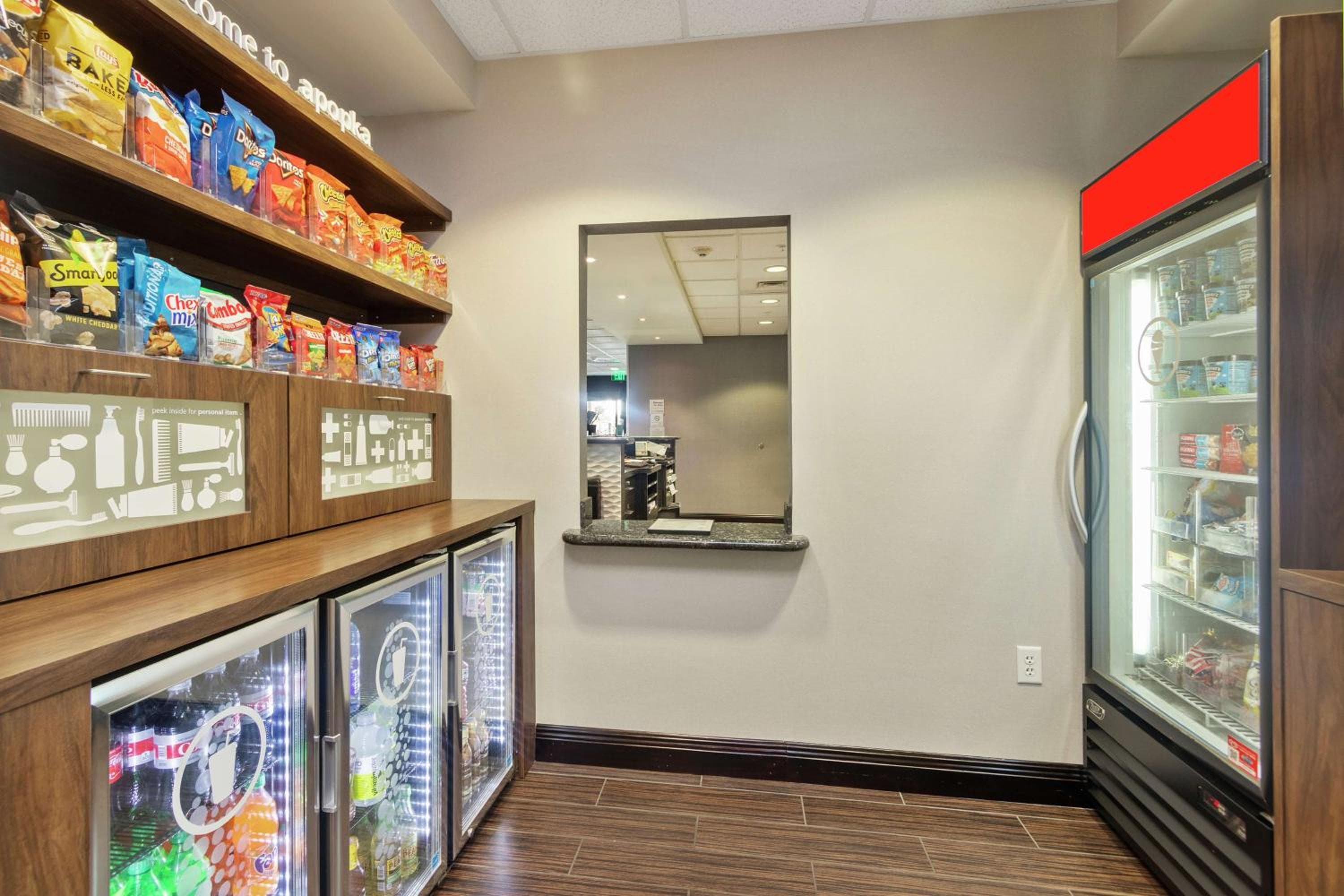 Hampton Inn & Suites Orlando-Apopka — 17