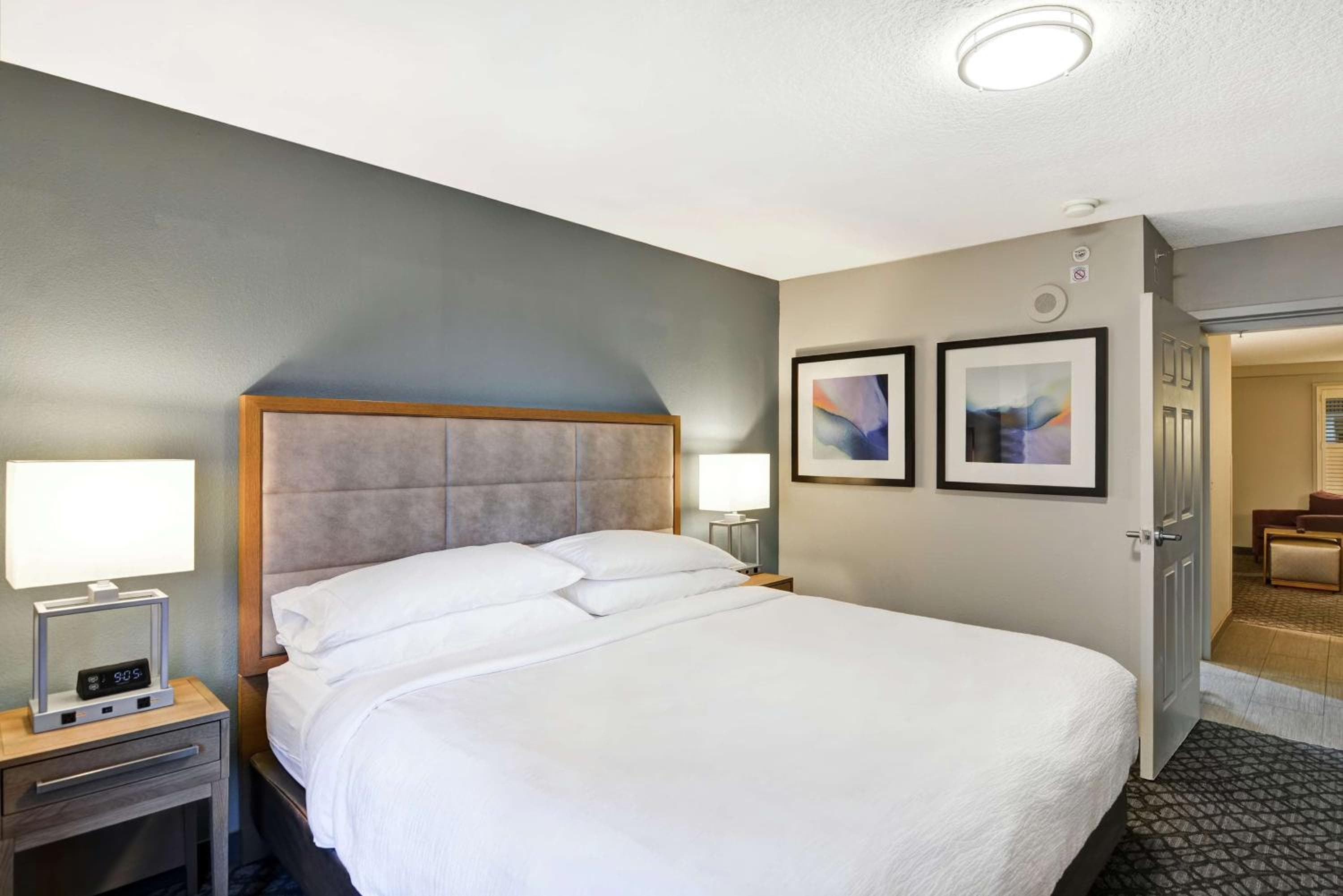 Embassy Suites by Hilton Orlando-Downtown — 17