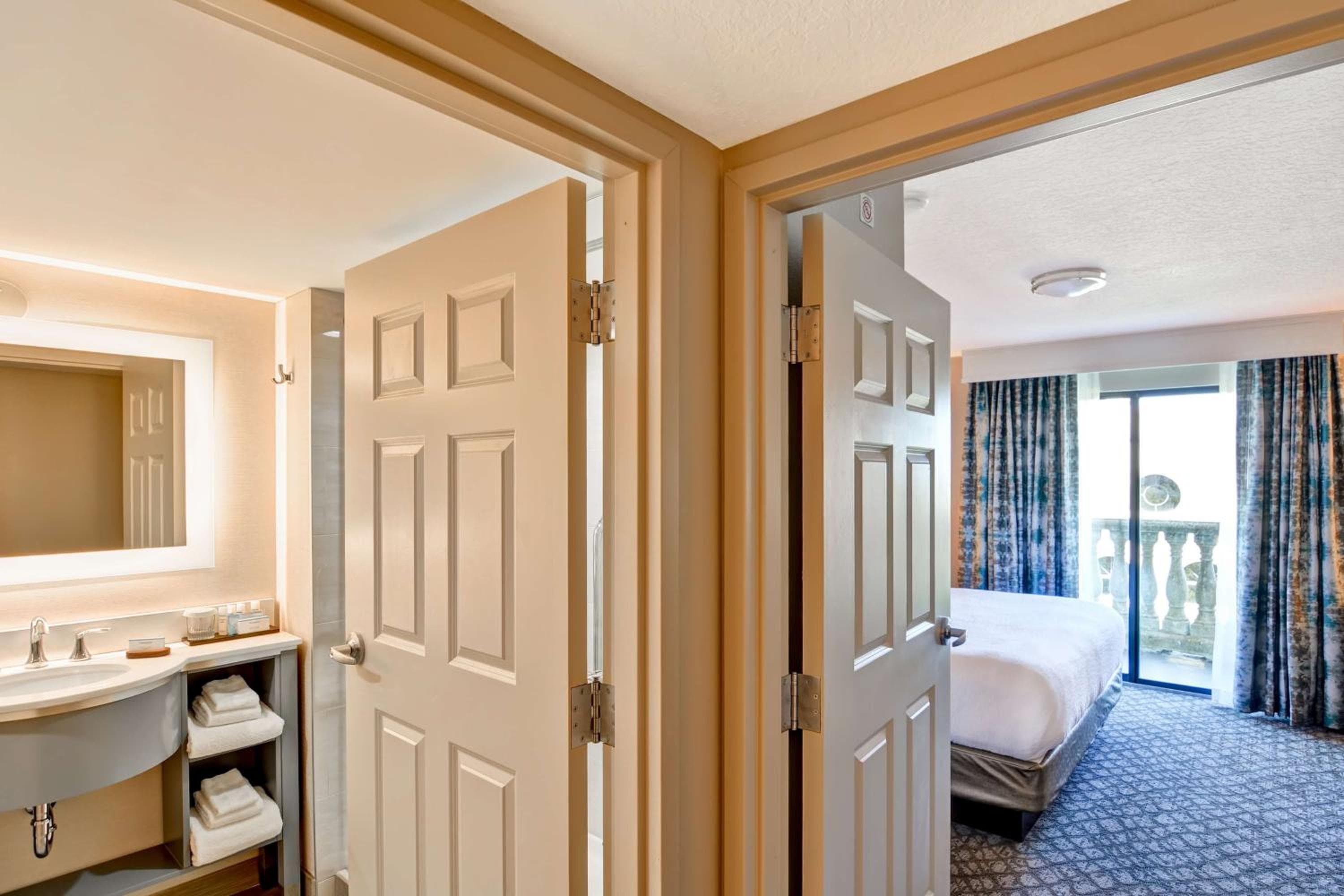 Embassy Suites by Hilton Orlando-Downtown — 23