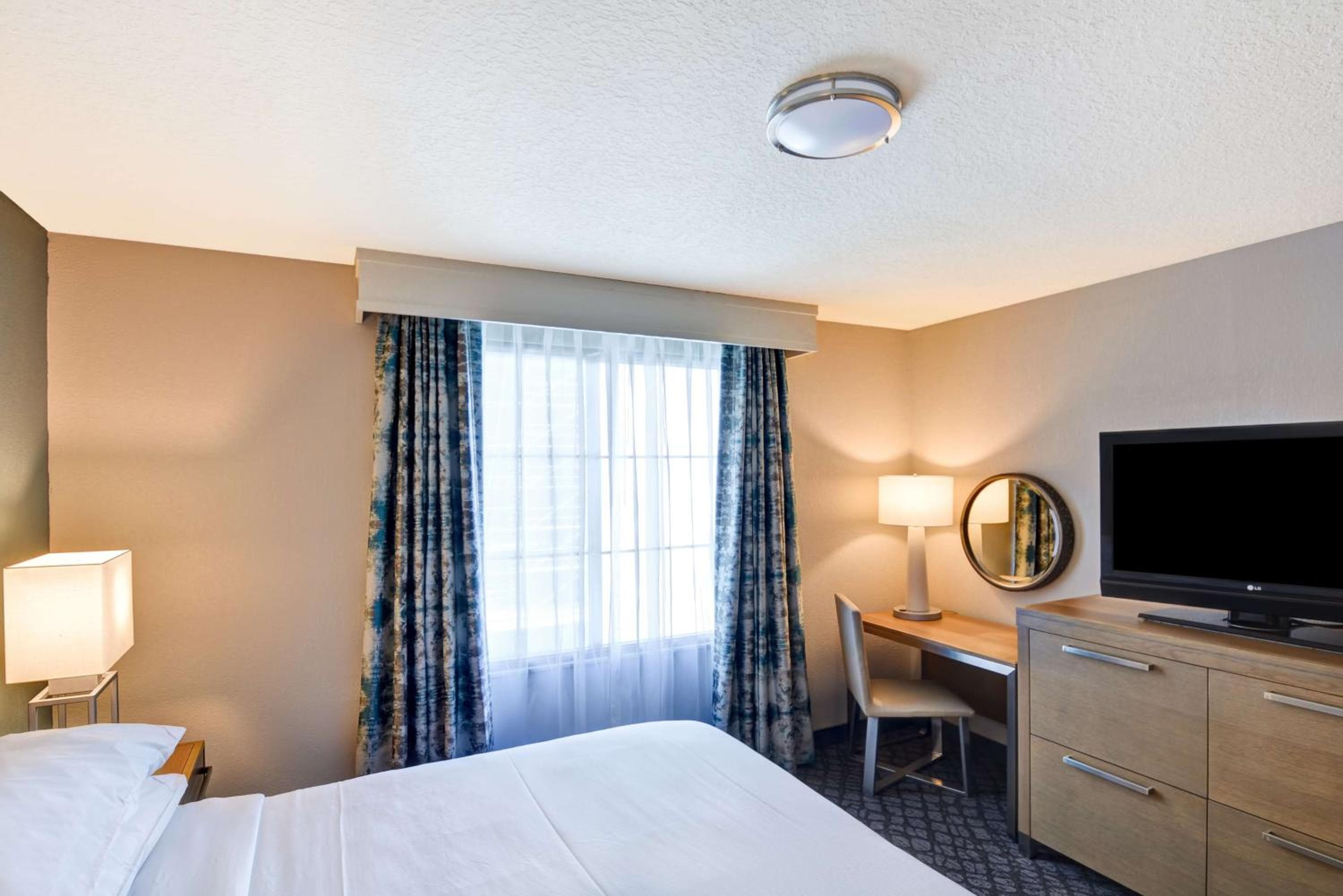 Embassy Suites by Hilton Orlando-Downtown — 27