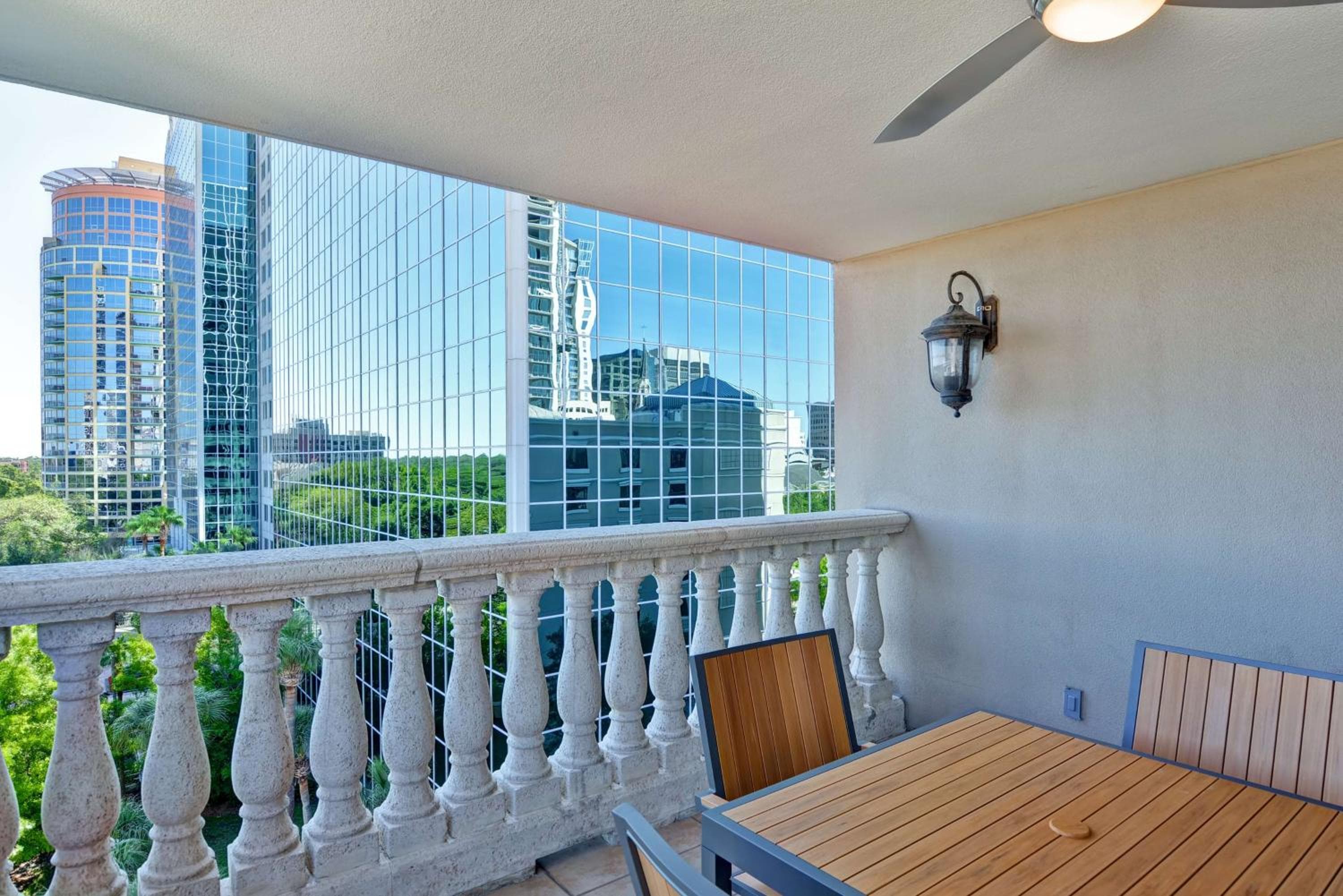 Embassy Suites by Hilton Orlando Downtown — 25