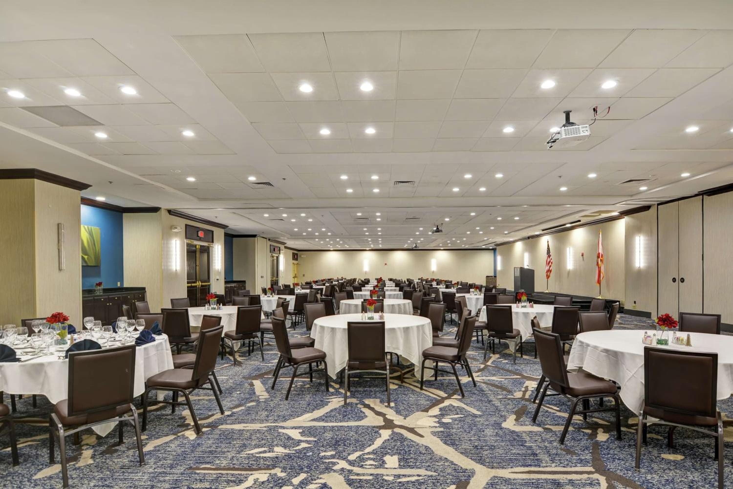Embassy Suites by Hilton Orlando Downtown — 12