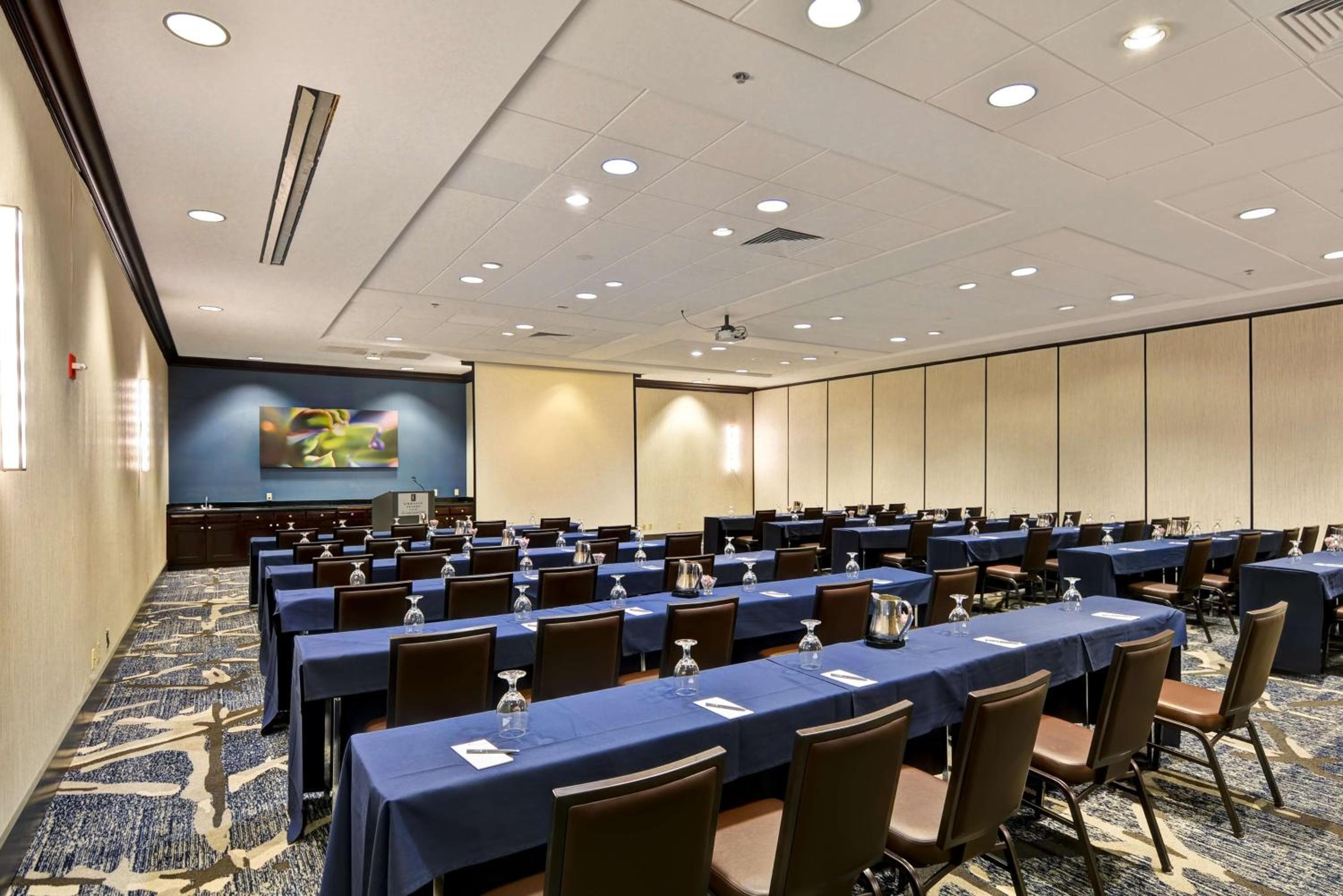 Embassy Suites by Hilton Orlando Downtown — 24