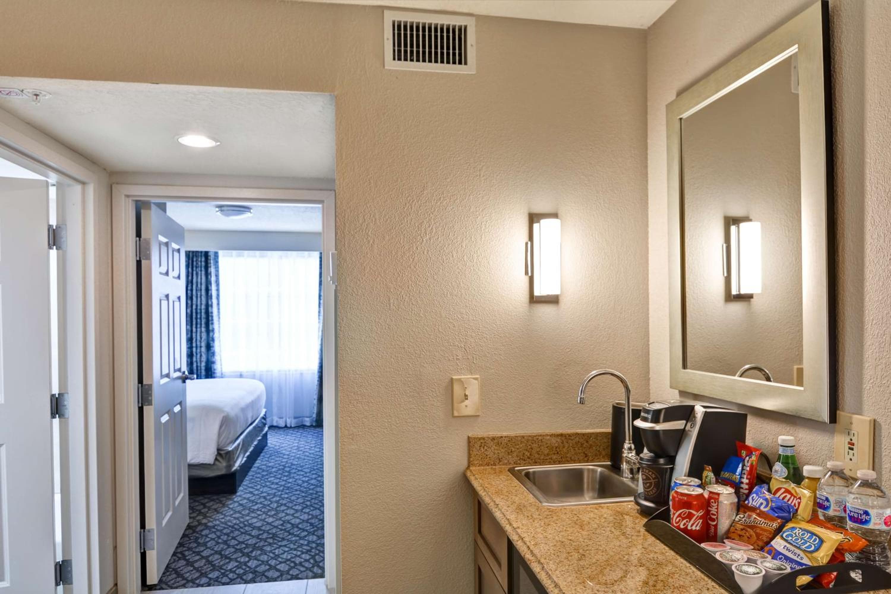 Embassy Suites by Hilton Orlando Downtown — 8