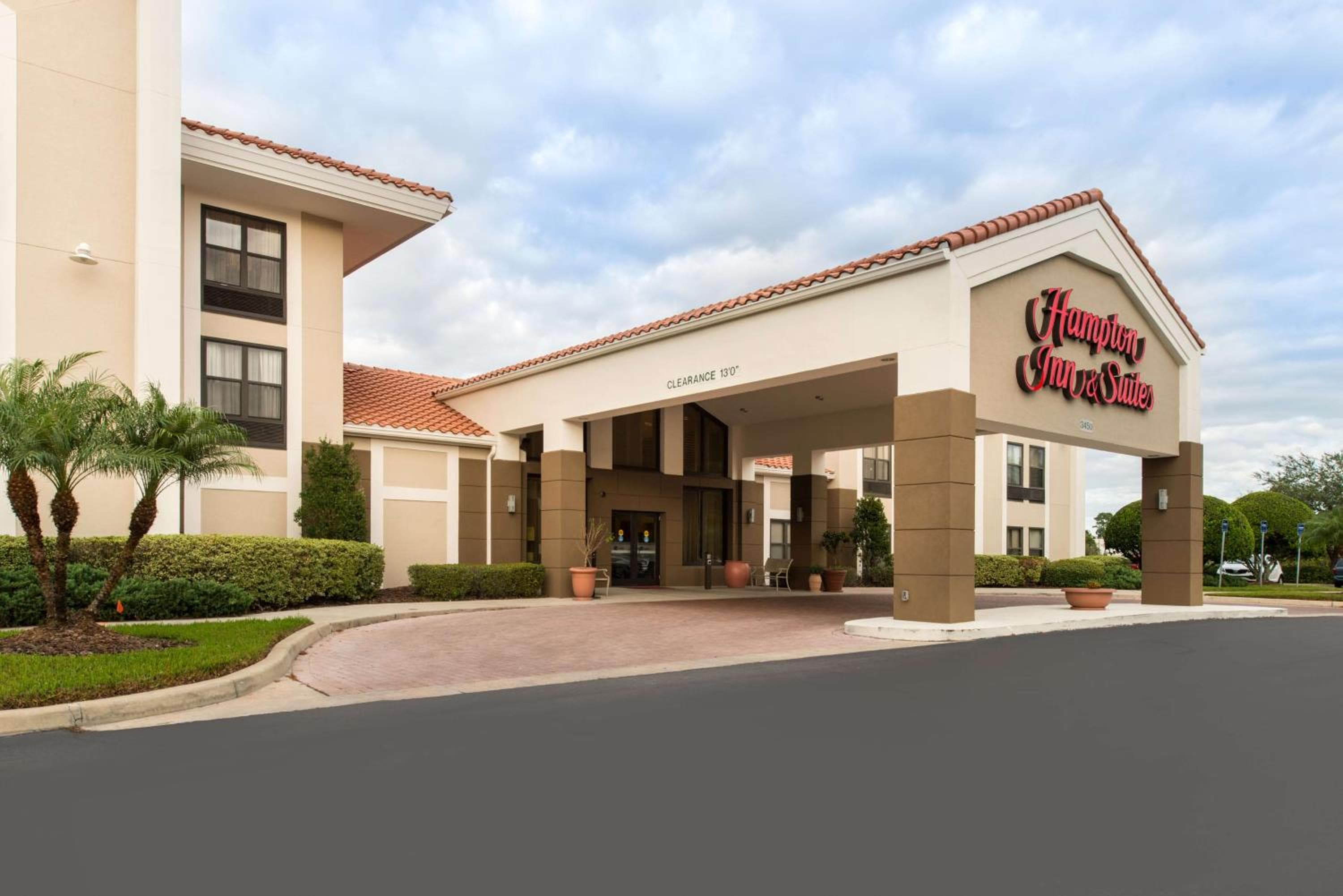 Hampton Inn & Suites Orlando-Est UCF — 1
