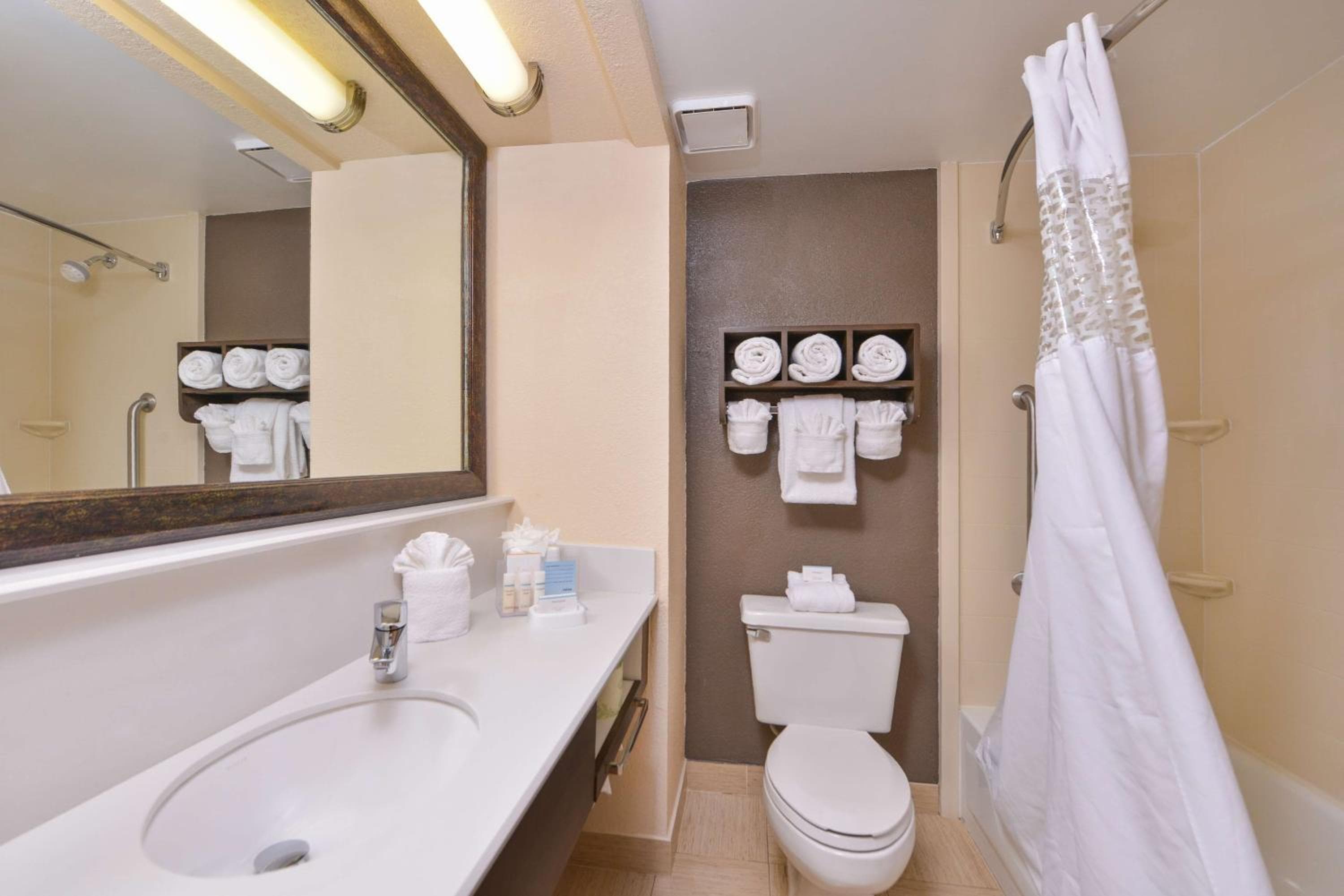 Hampton Inn Closest to Universal Orlando — 10