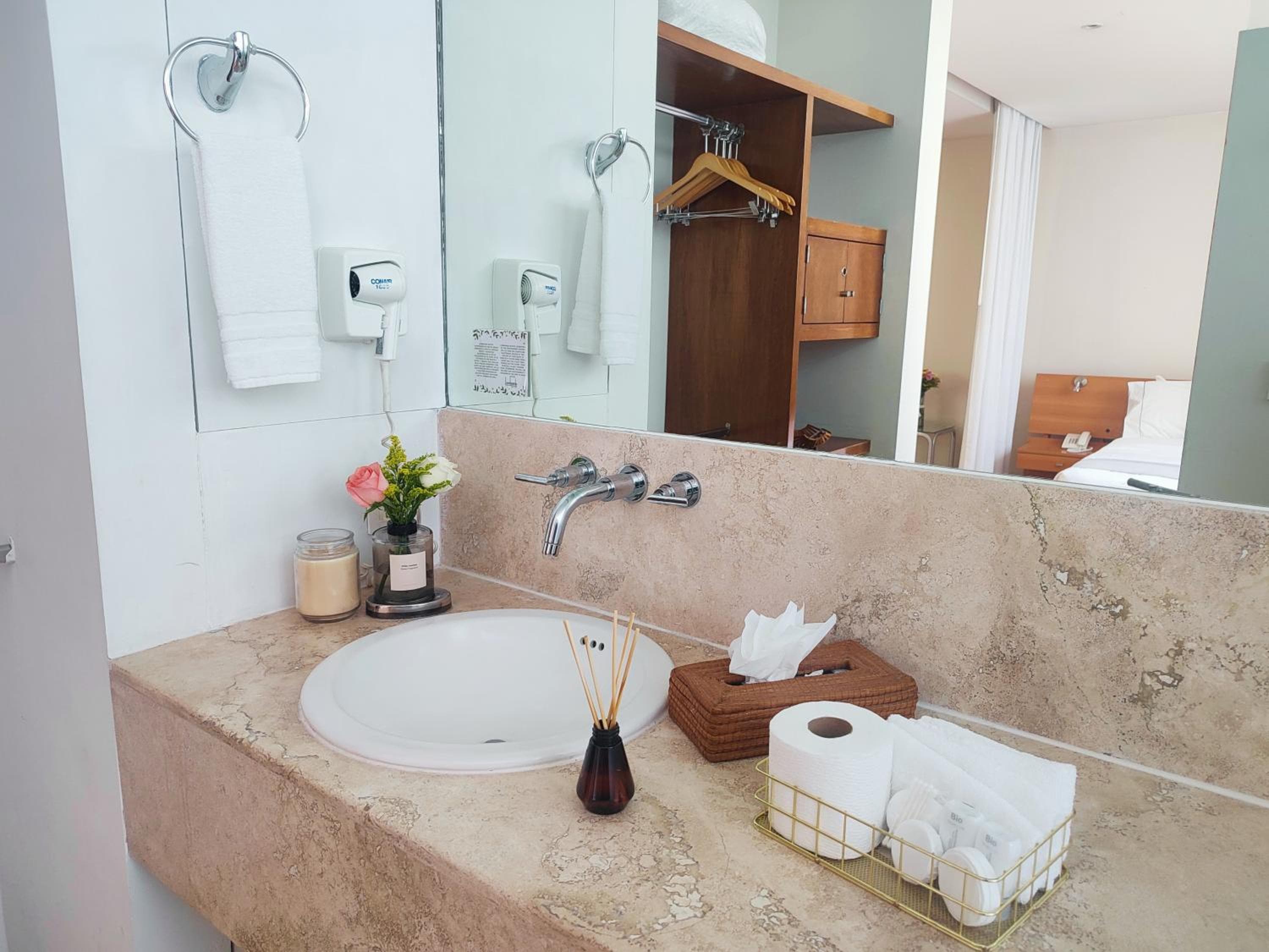 Lombardo Suites — 19