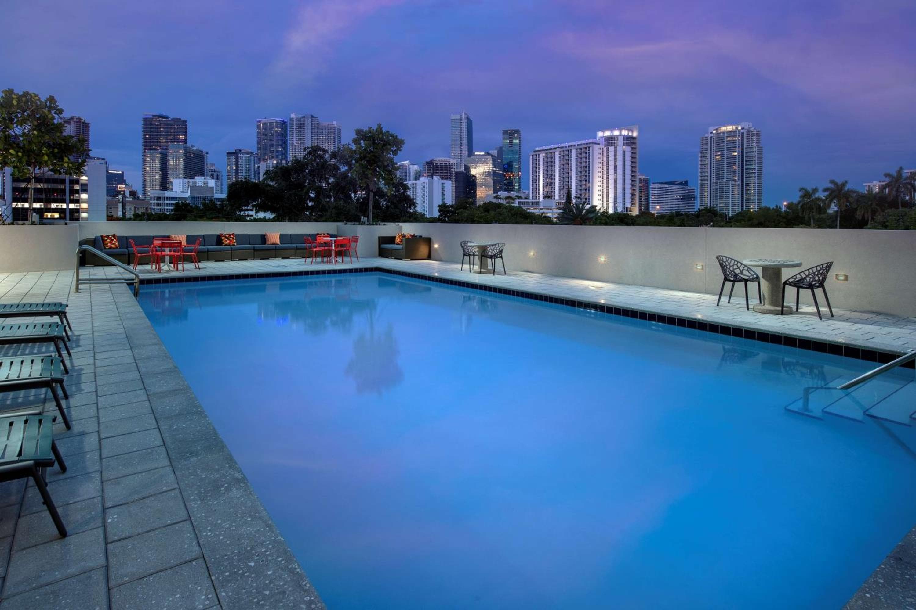 Tru By Hilton Miami West Brickell — 9