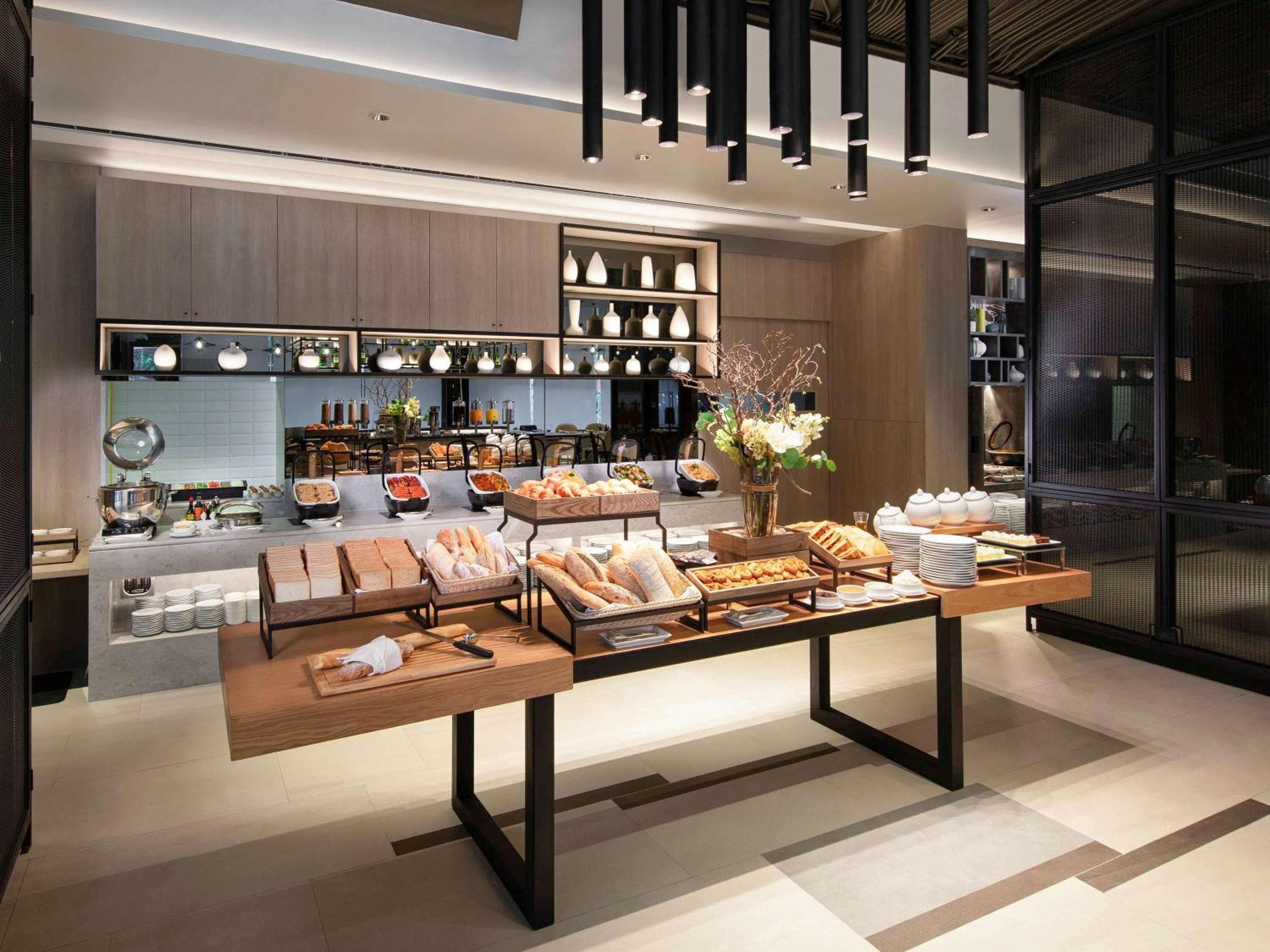 Novotel Bangkok Sukhumvit 4 — 12