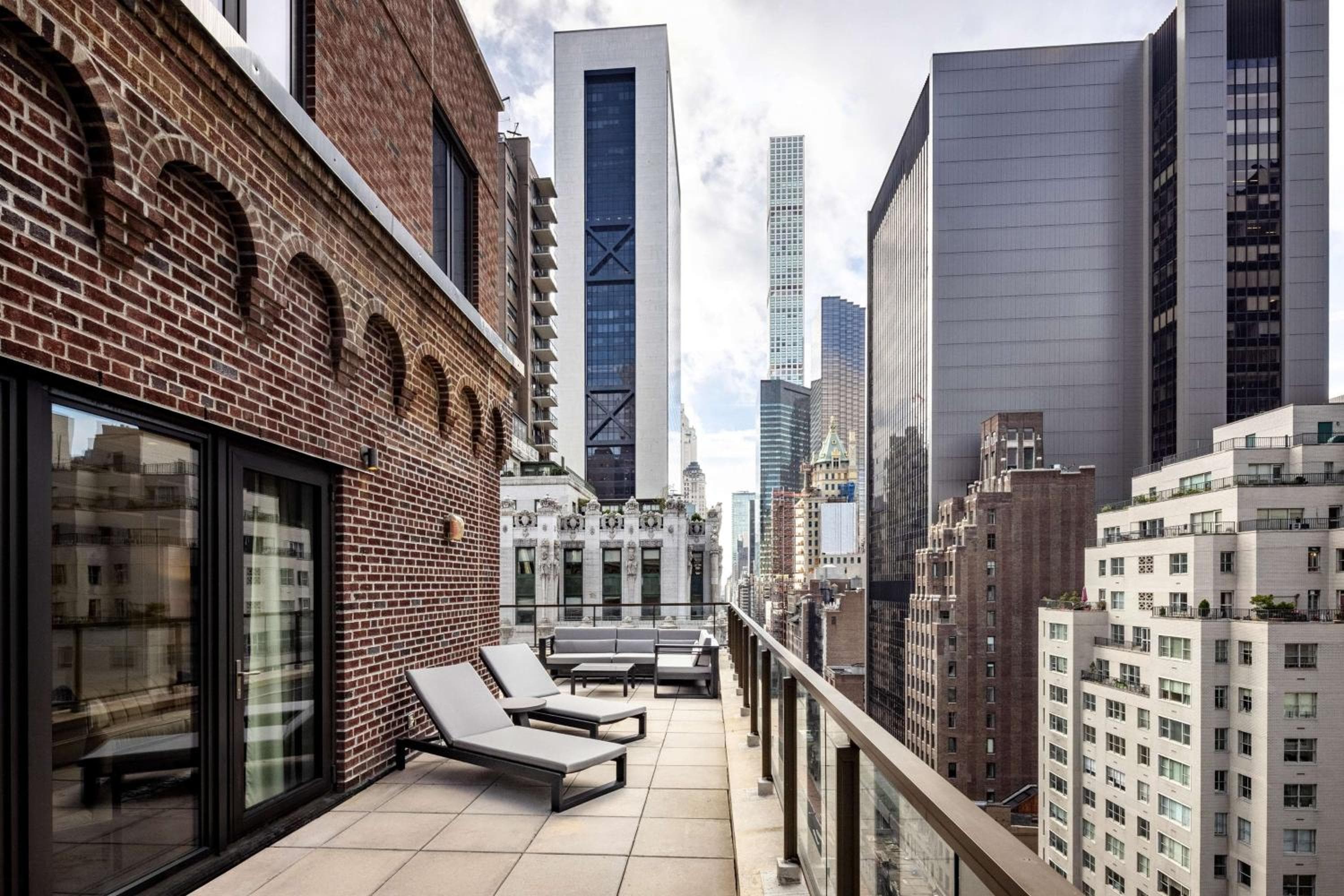 Hilton Club The Quin New York — 18