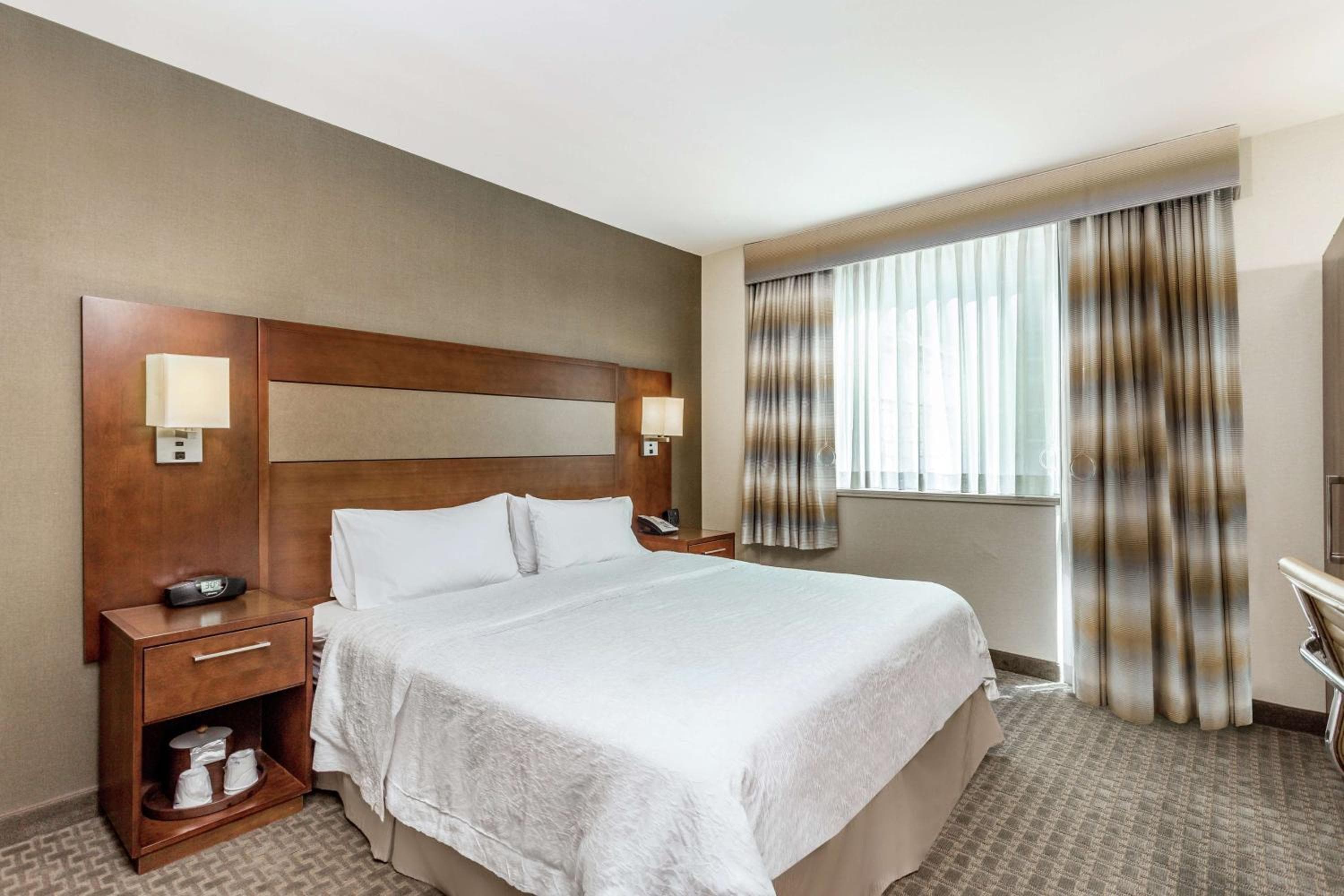 Hampton Inn Manhattan Grand Central — 10