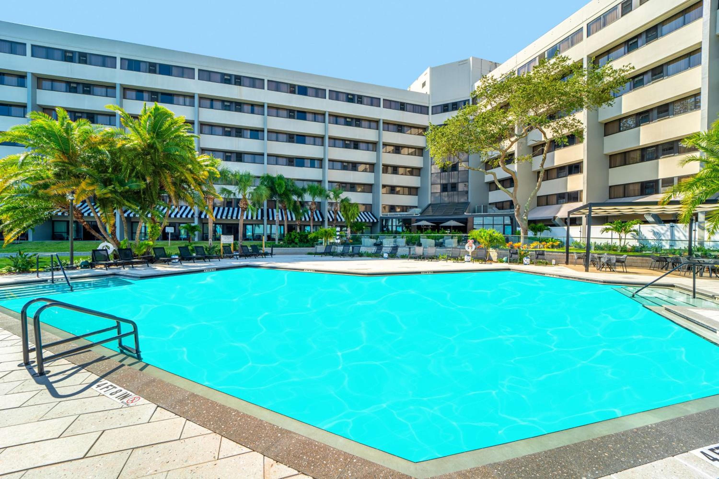 DoubleTree by Hilton Tampa Rocky Point Waterfront — 2