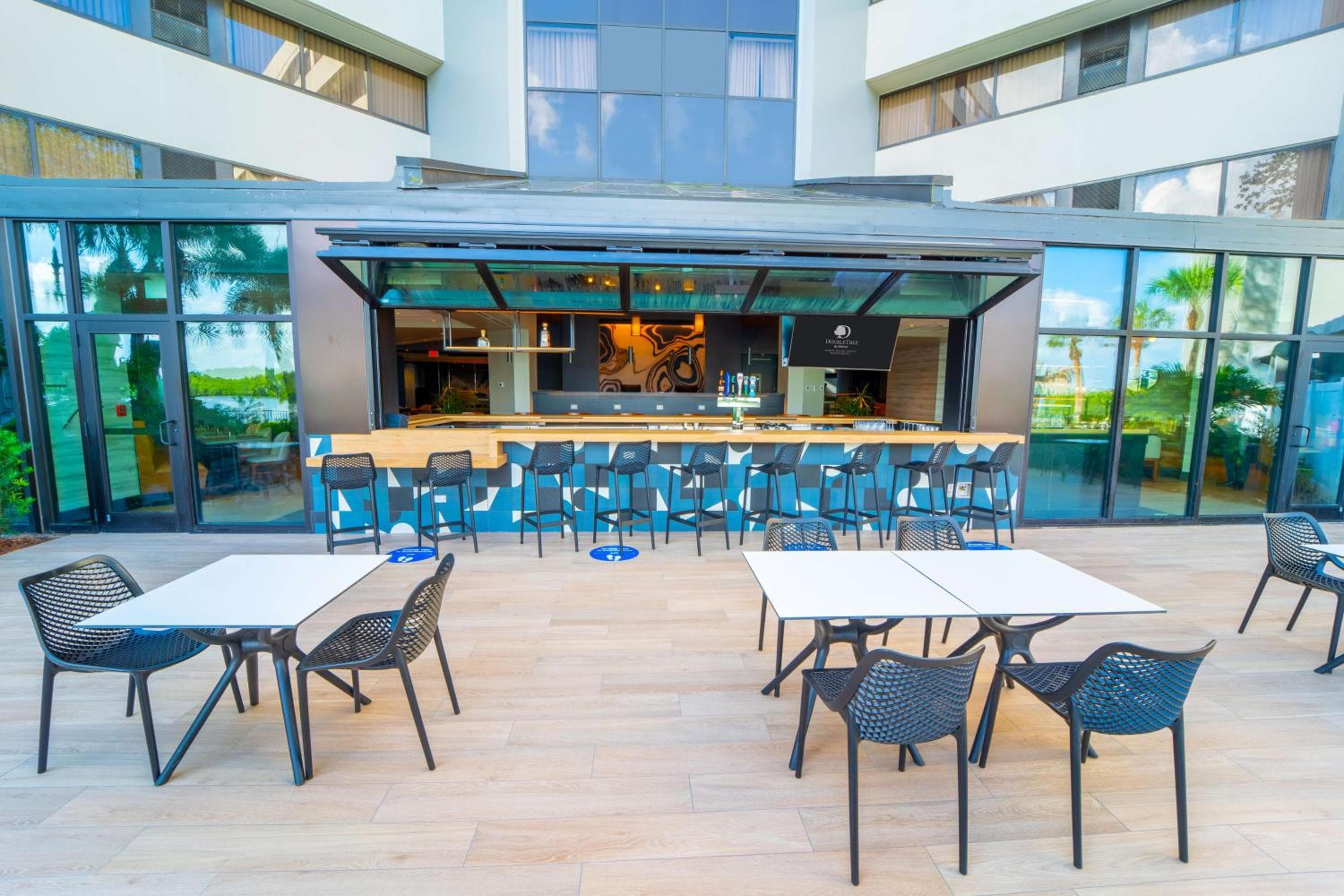 DoubleTree by Hilton Tampa Rocky Point Waterfront — 13