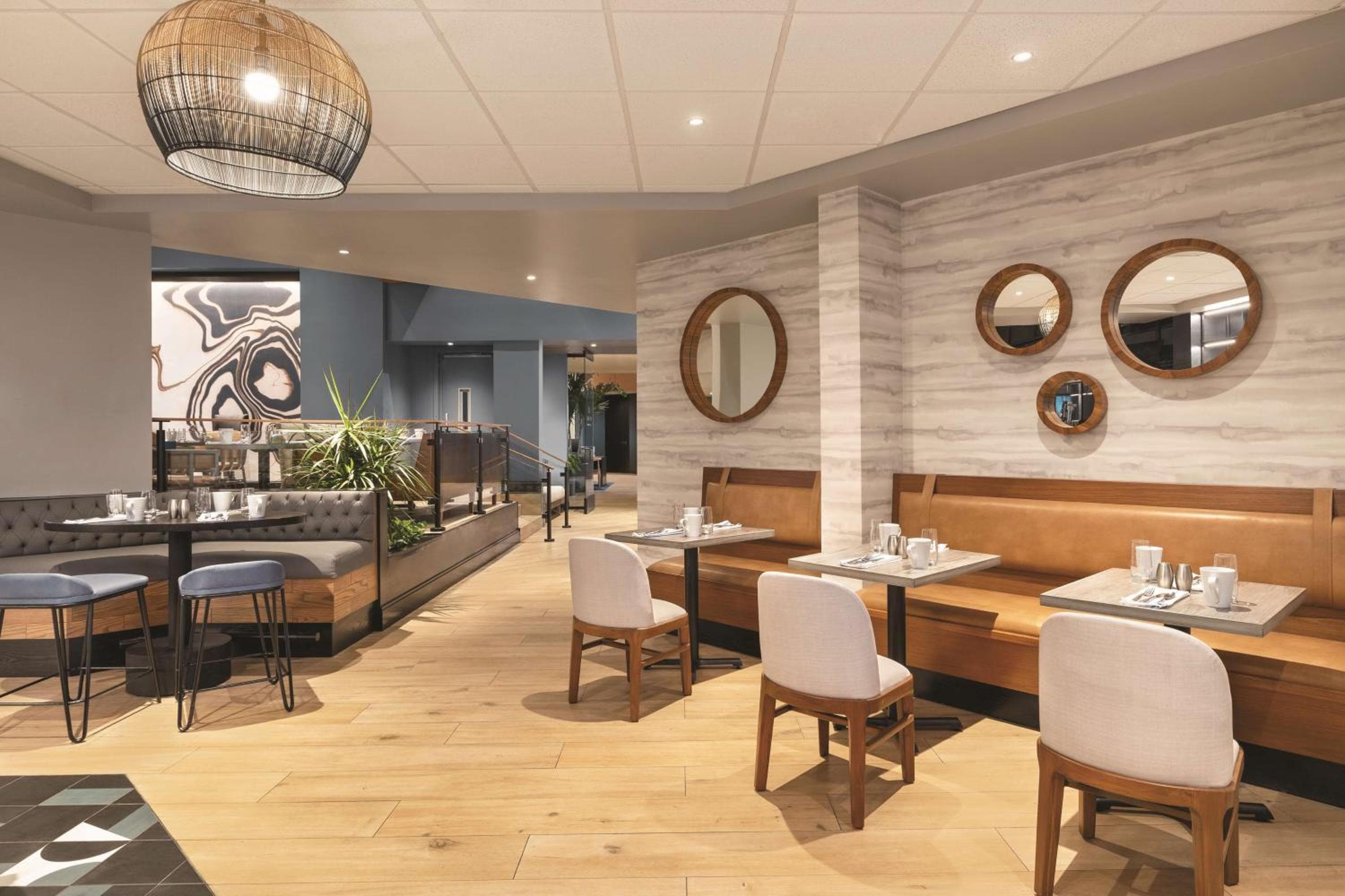 DoubleTree by Hilton Tampa Rocky Point Waterfront — 17