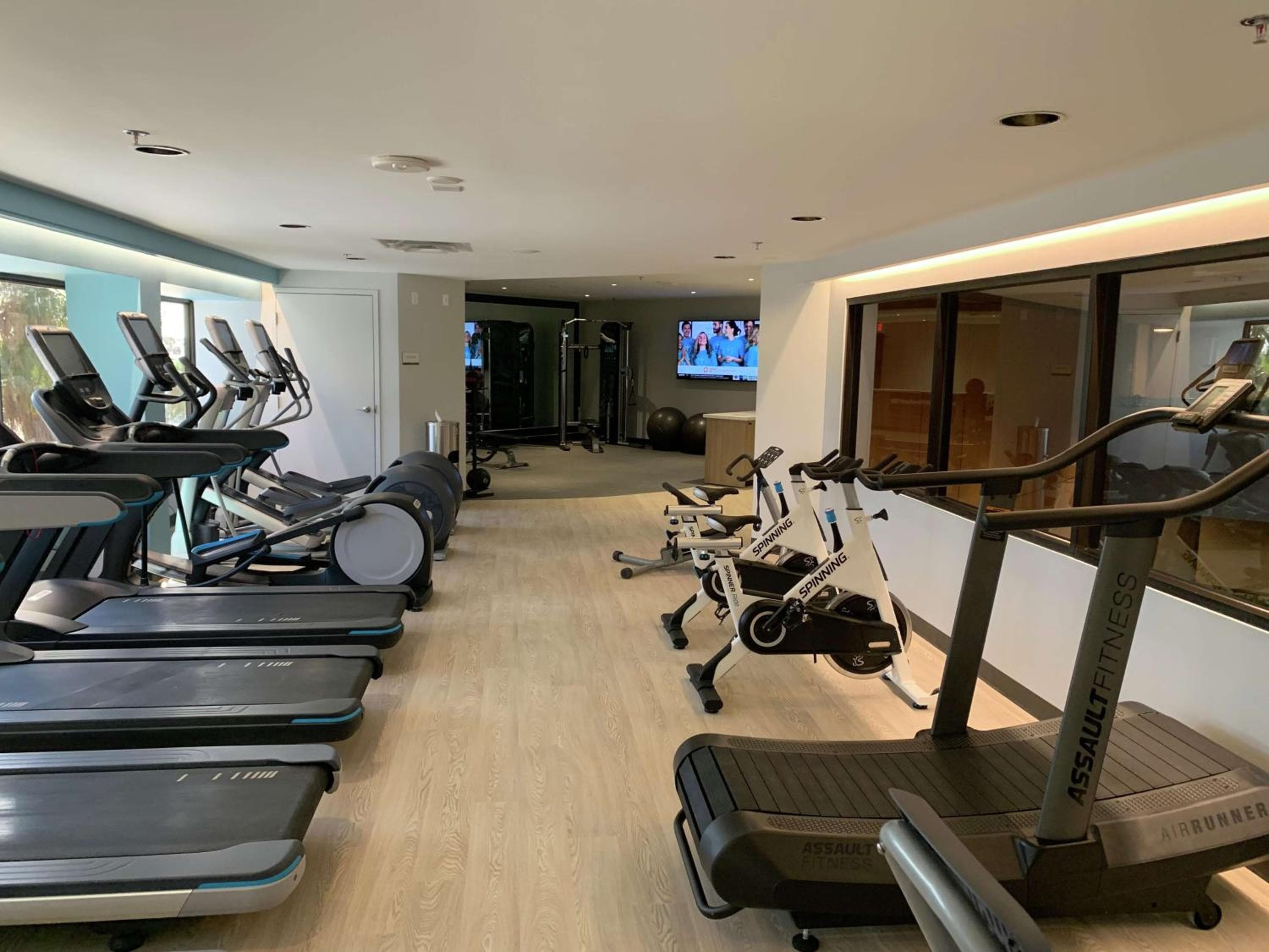 DoubleTree by Hilton Tampa Rocky Point Waterfront — 21