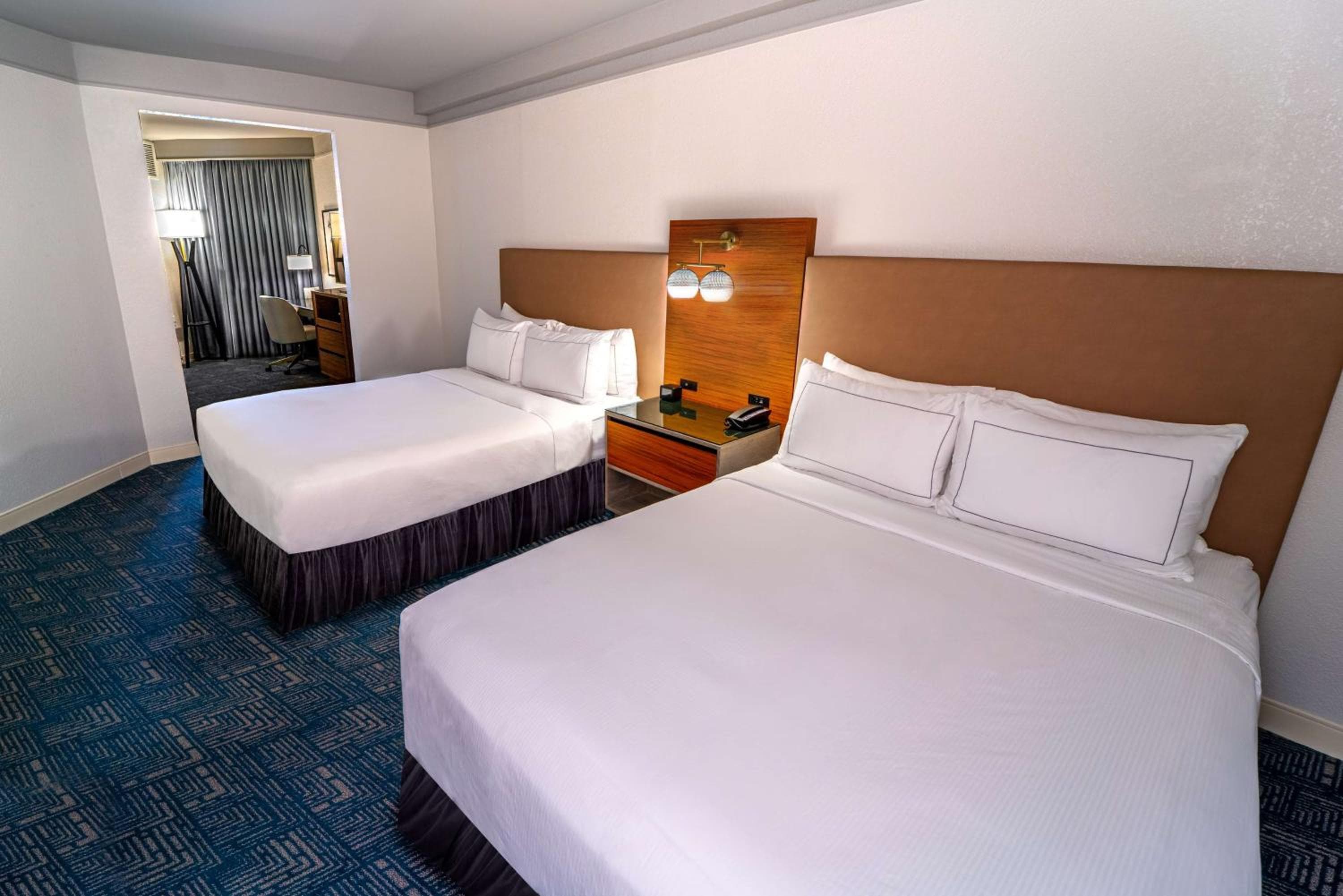 DoubleTree by Hilton Tampa Rocky Point Waterfront — 24