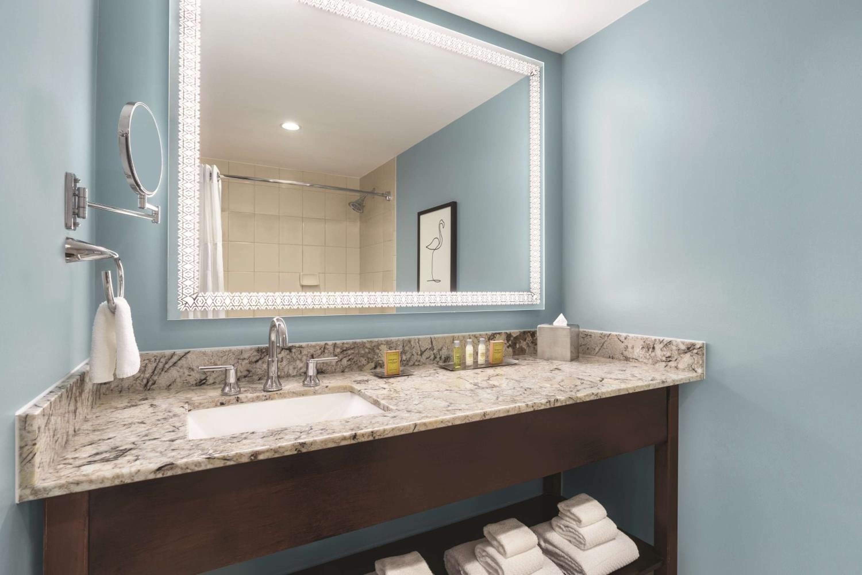 DoubleTree by Hilton Tampa Rocky Point Waterfront — 26