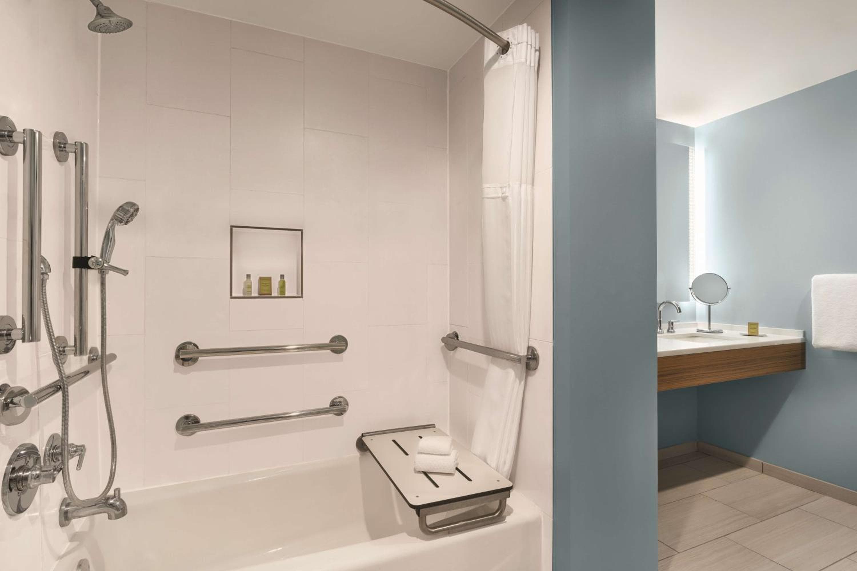 DoubleTree by Hilton Tampa Rocky Point Waterfront — 28