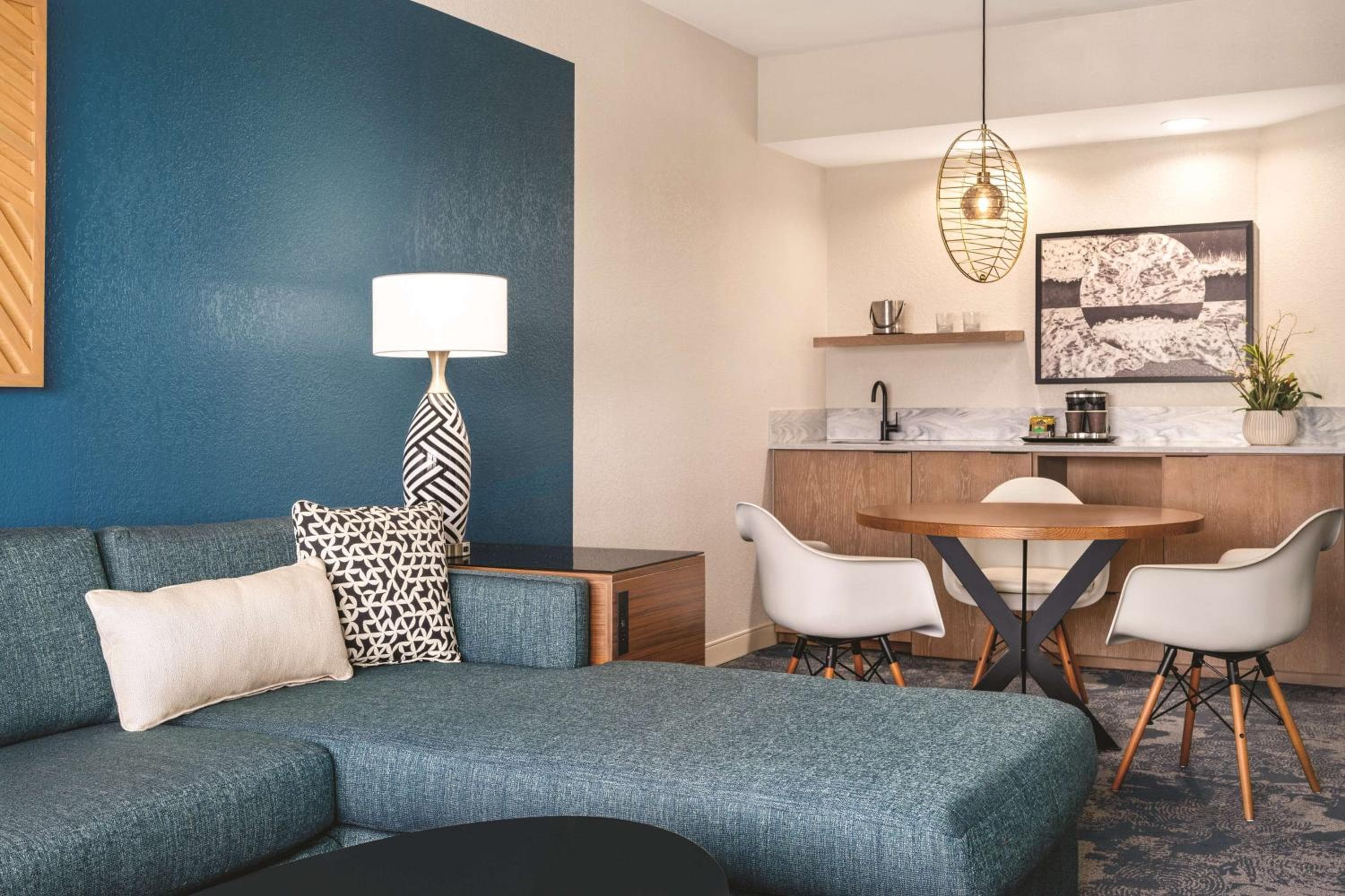 DoubleTree by Hilton Tampa Rocky Point Waterfront — 19