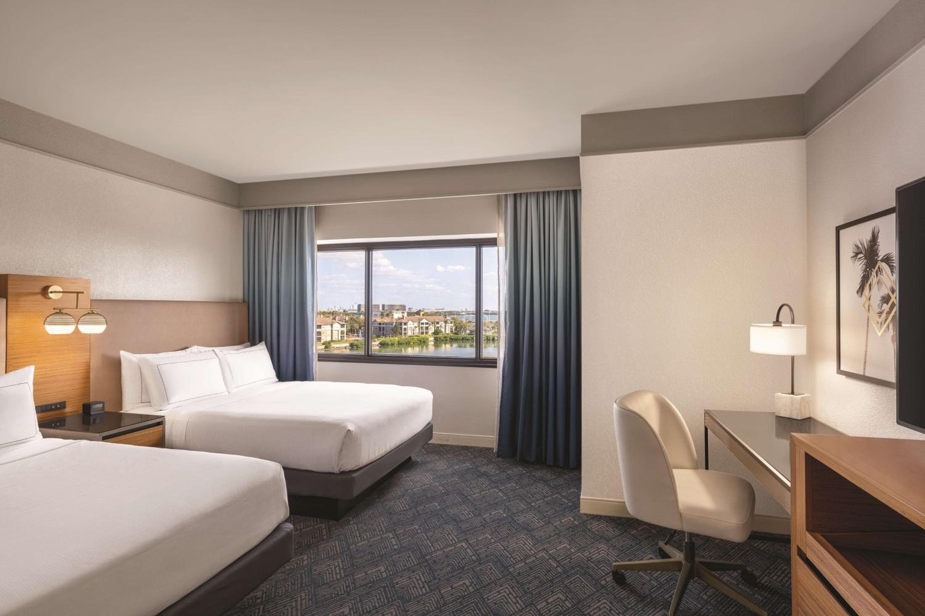 DoubleTree by Hilton Tampa Rocky Point Waterfront — 3