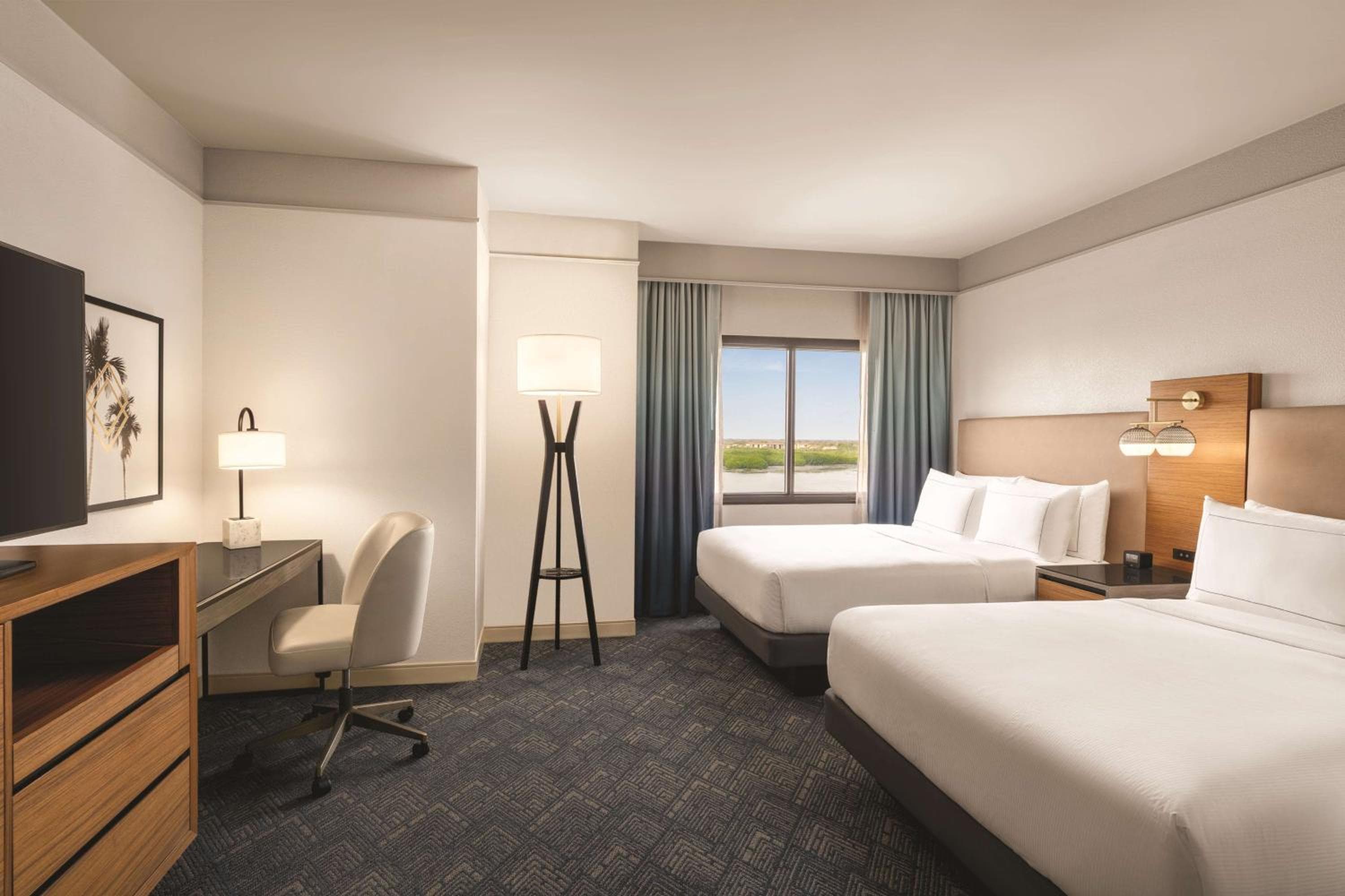 DoubleTree by Hilton Tampa Rocky Point Waterfront — 9