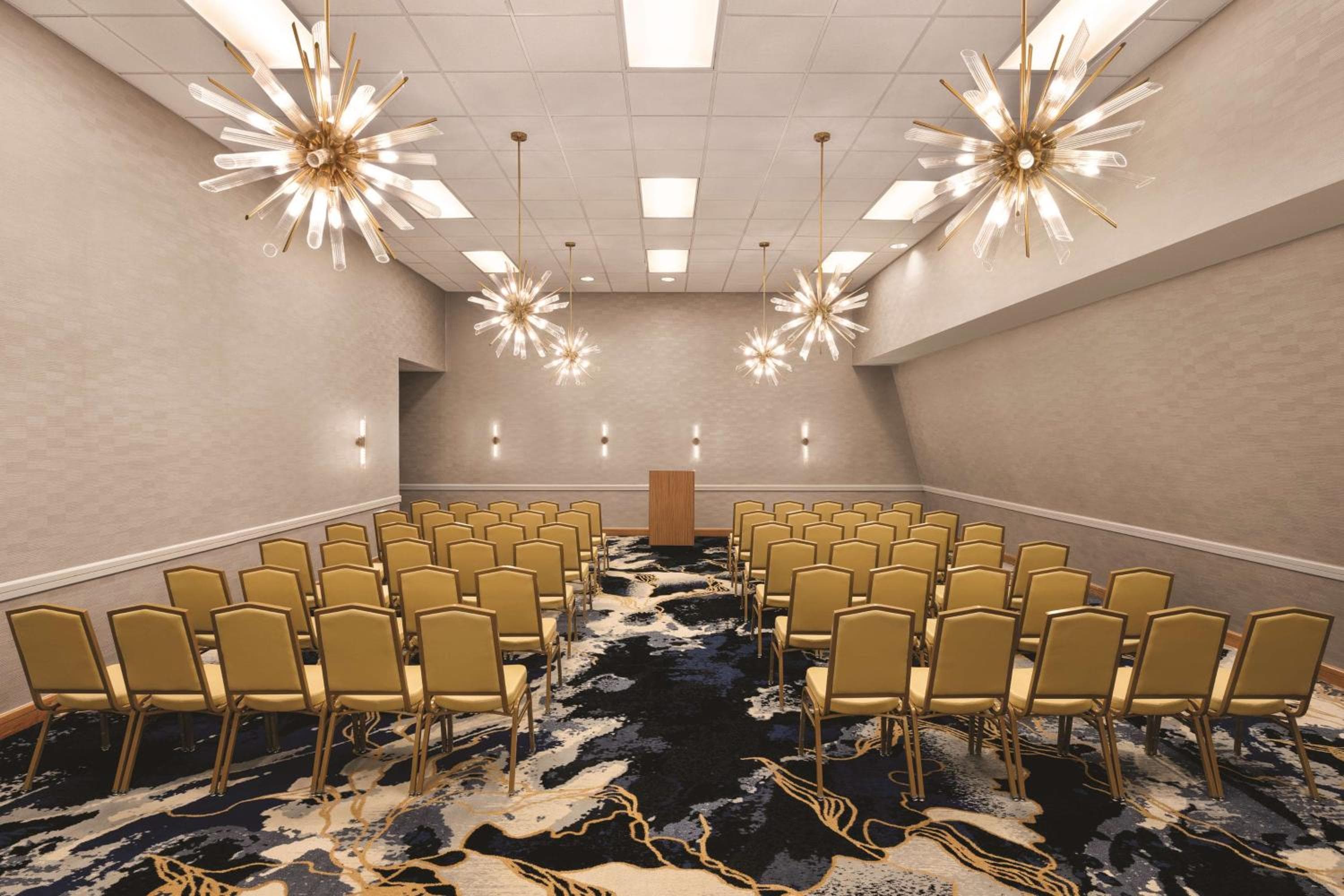 DoubleTree by Hilton Tampa Rocky Point Waterfront — 5