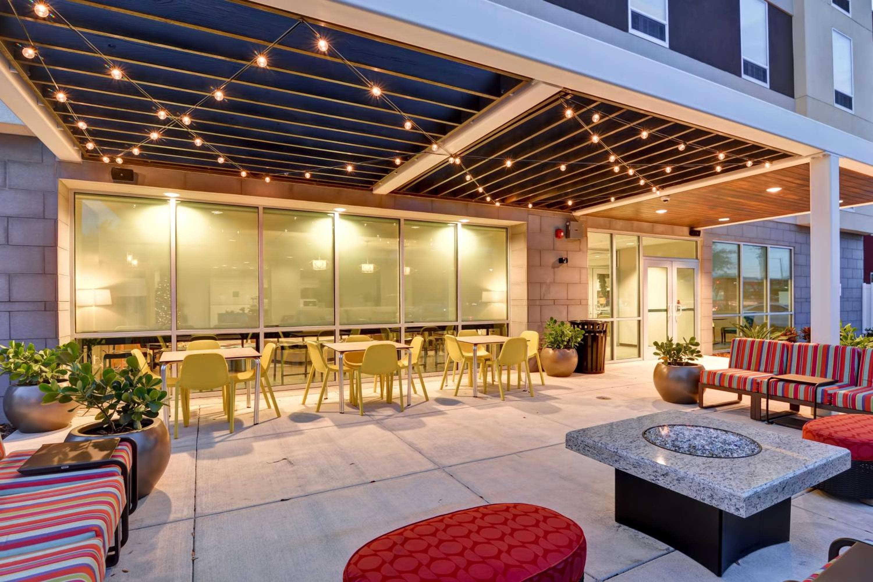 Home2 Suites By Hilton Tampa USF vicino a Busch Gardens — 29