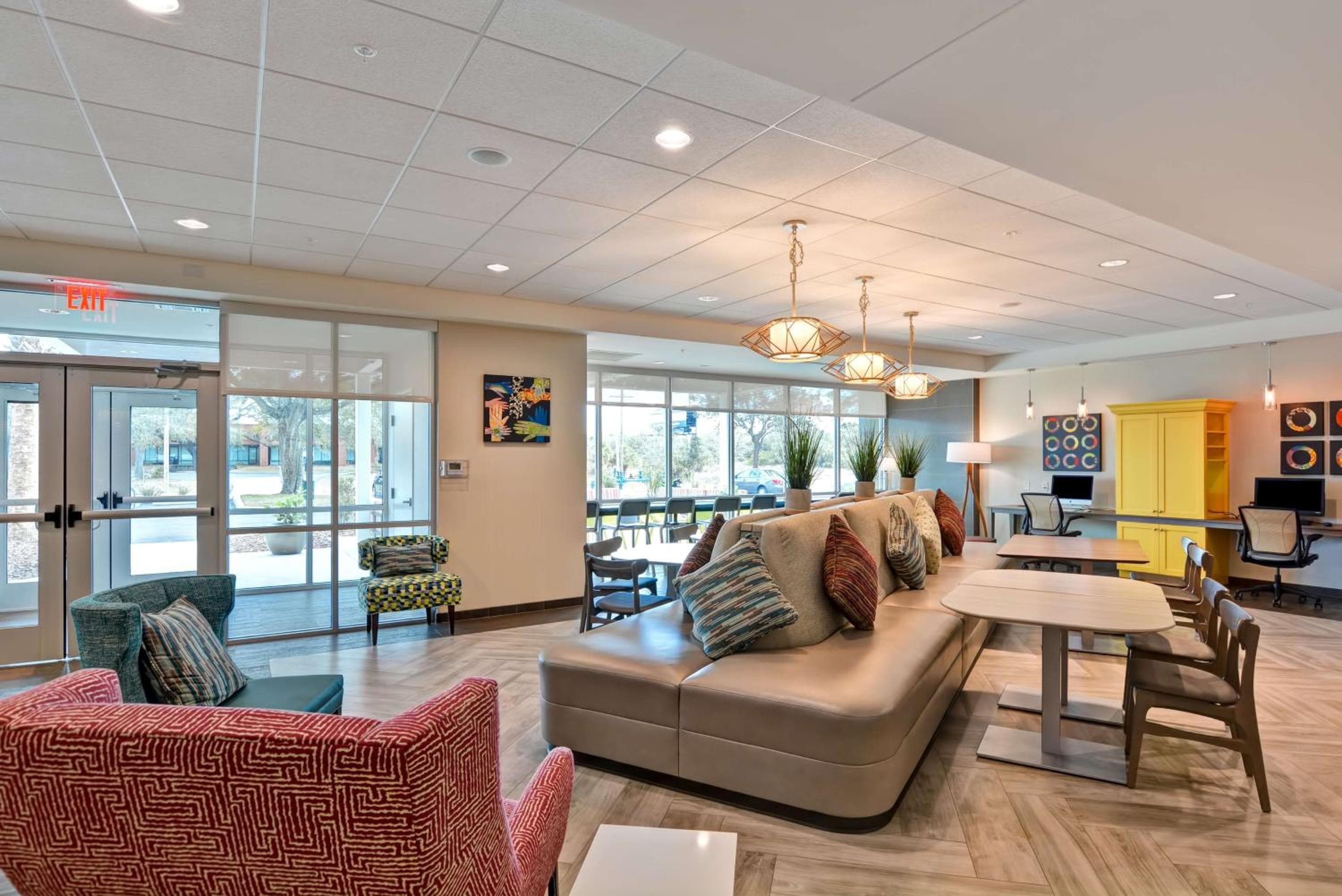 Home2 Suites By Hilton Tampa USF vicino a Busch Gardens — 6