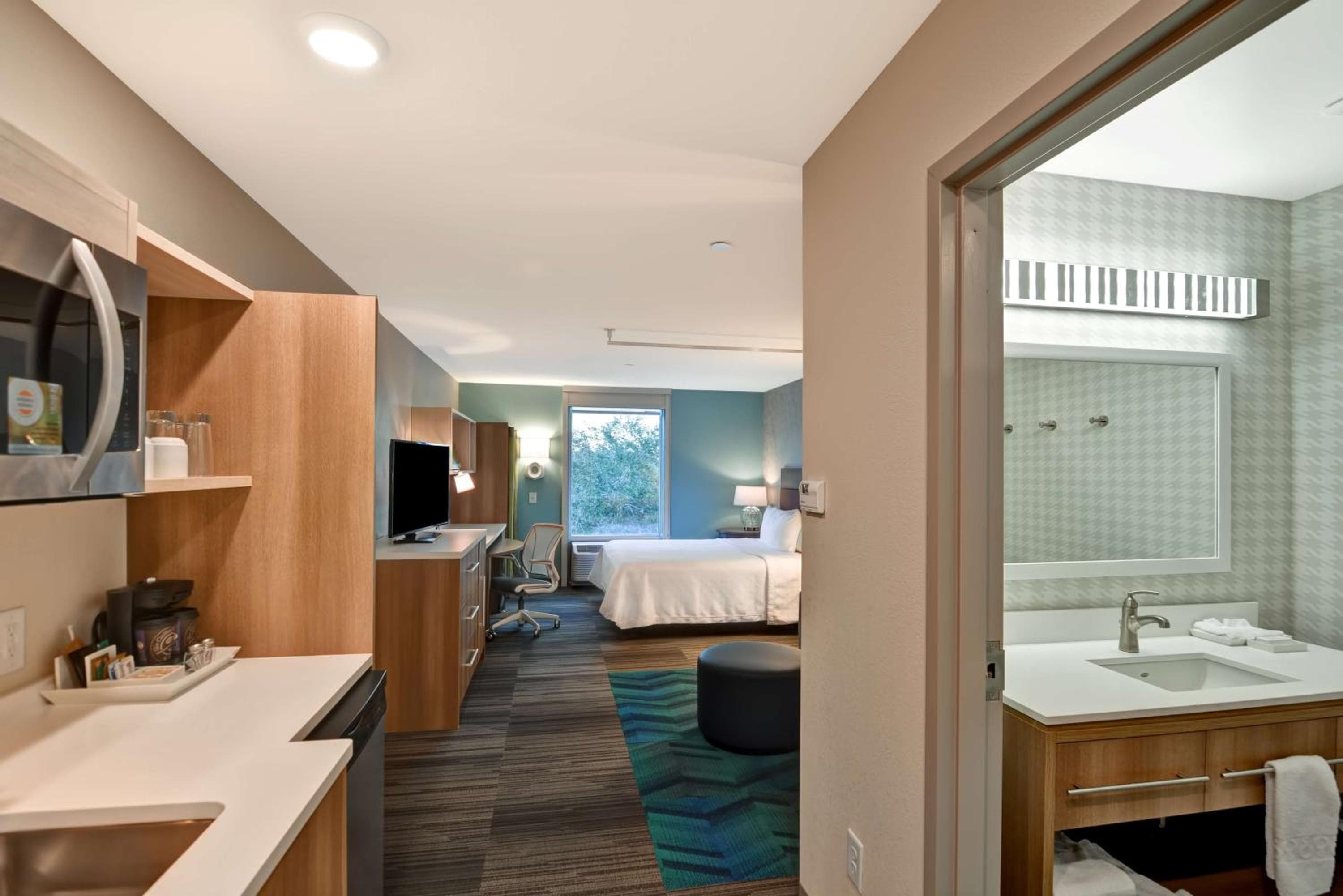 Home2 Suites By Hilton Tampa USF vicino a Busch Gardens — 17