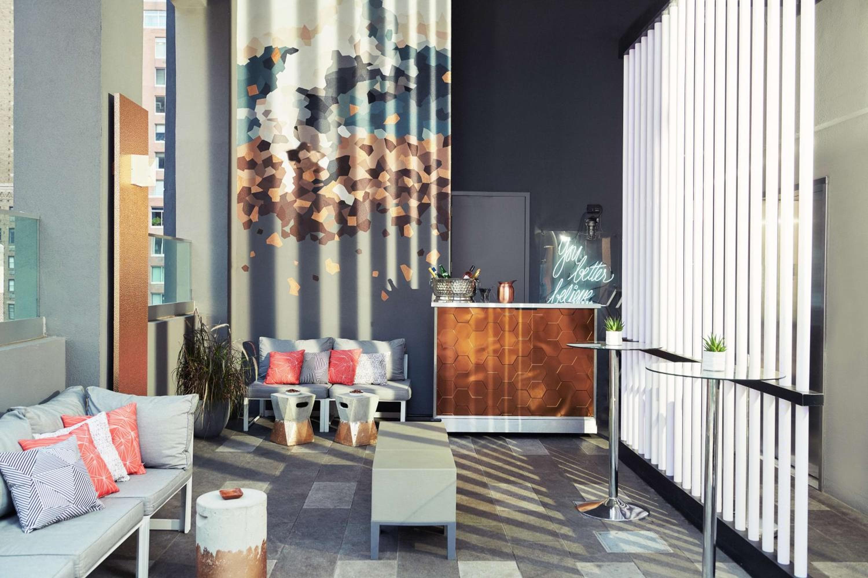 Il Bernic Hotel New York City, Collezione di arazzi di Hilton — 4