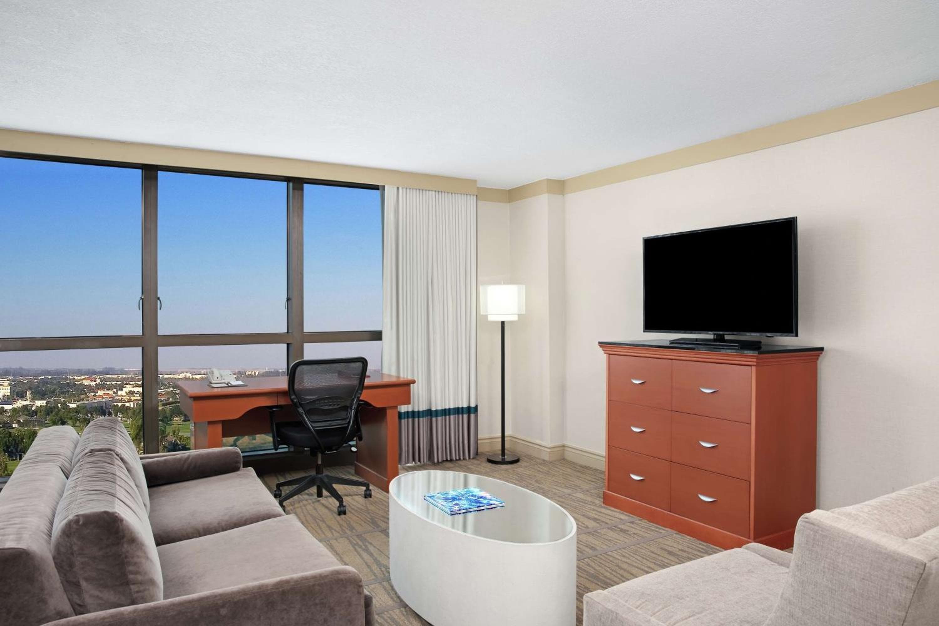DoubleTree by Hilton Hotel Miami Airport & Convention Center — 9