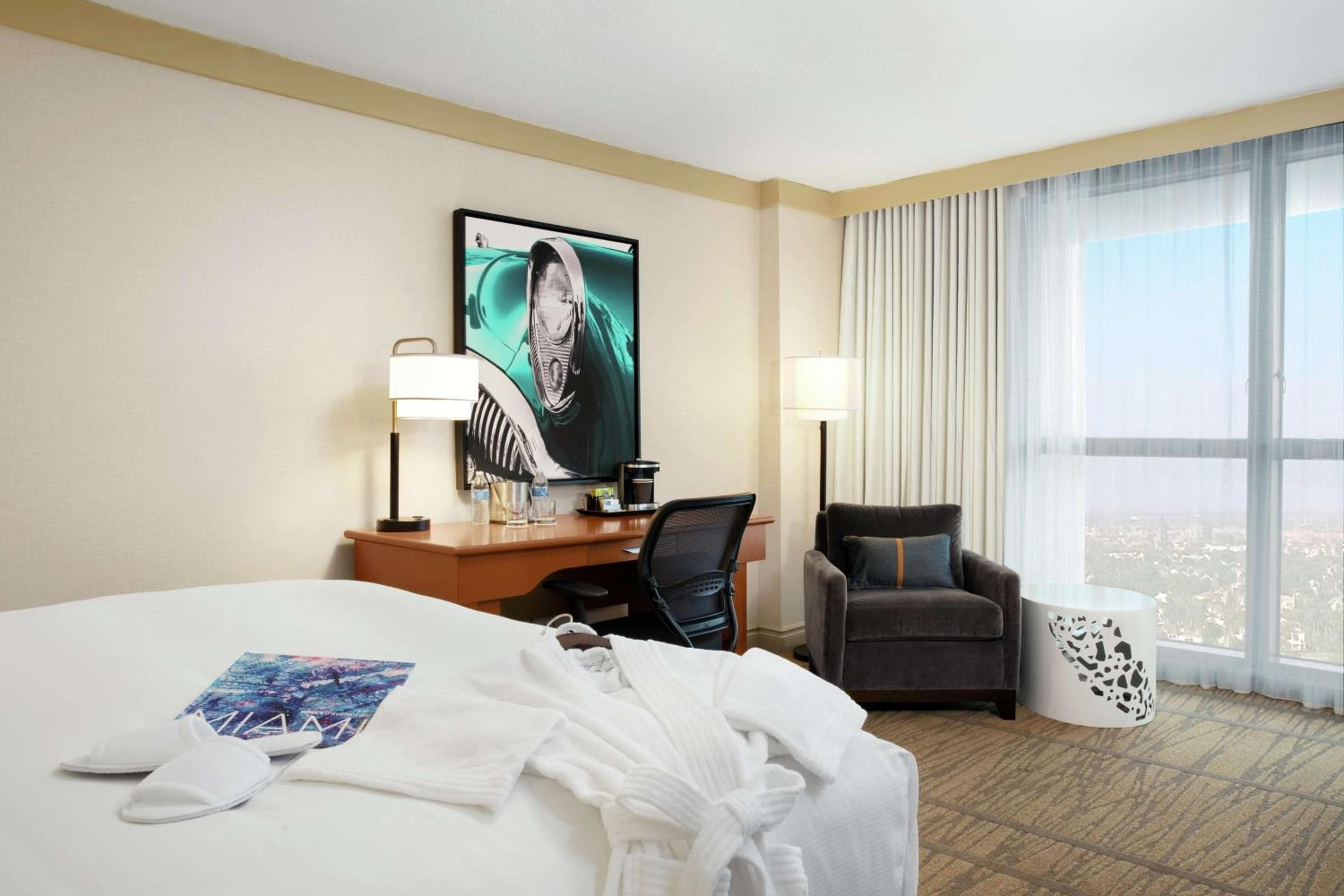 DoubleTree by Hilton Hotel Miami Airport & Convention Center — 12