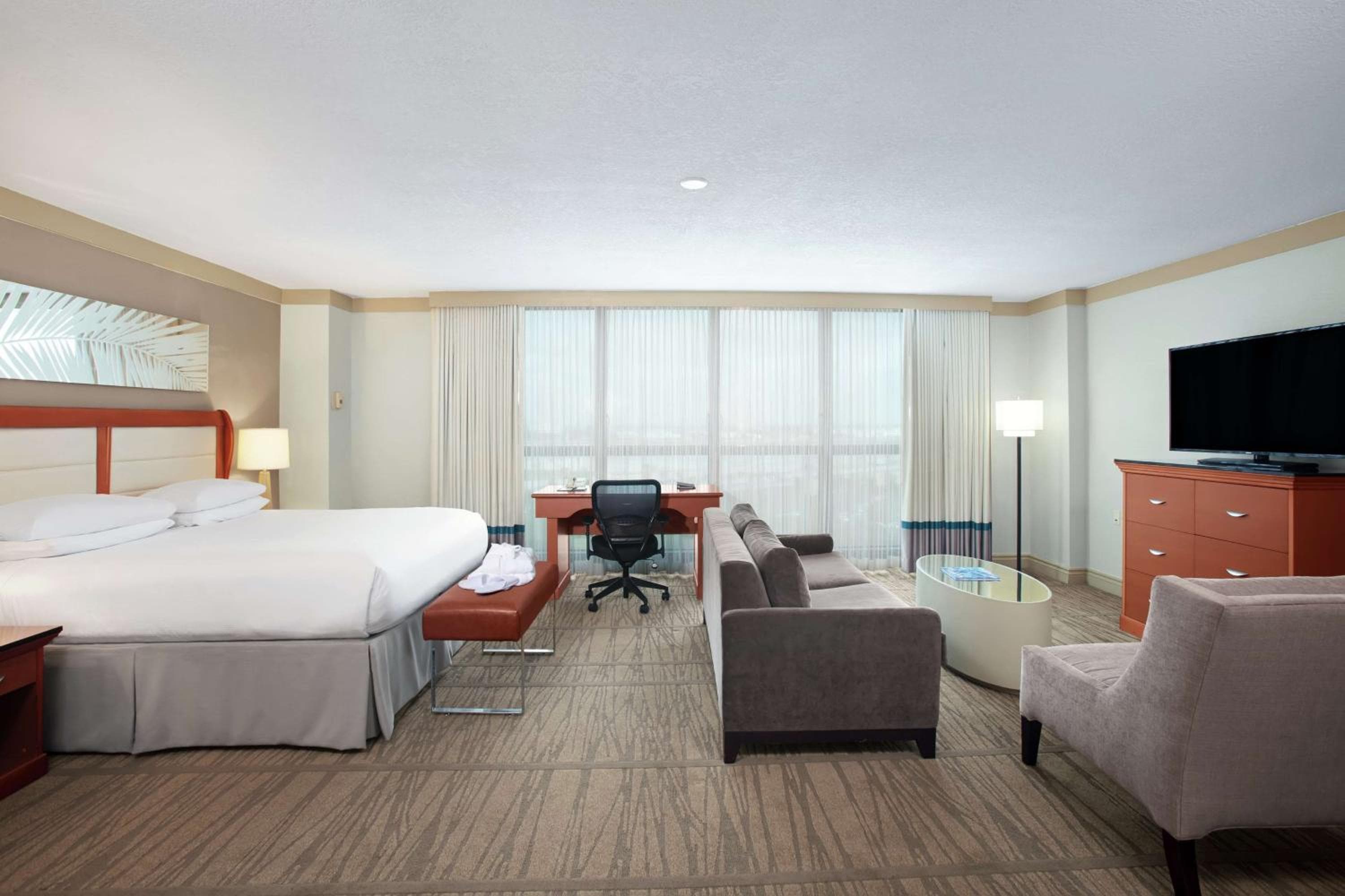 DoubleTree by Hilton Hotel Miami Airport & Convention Center — 6