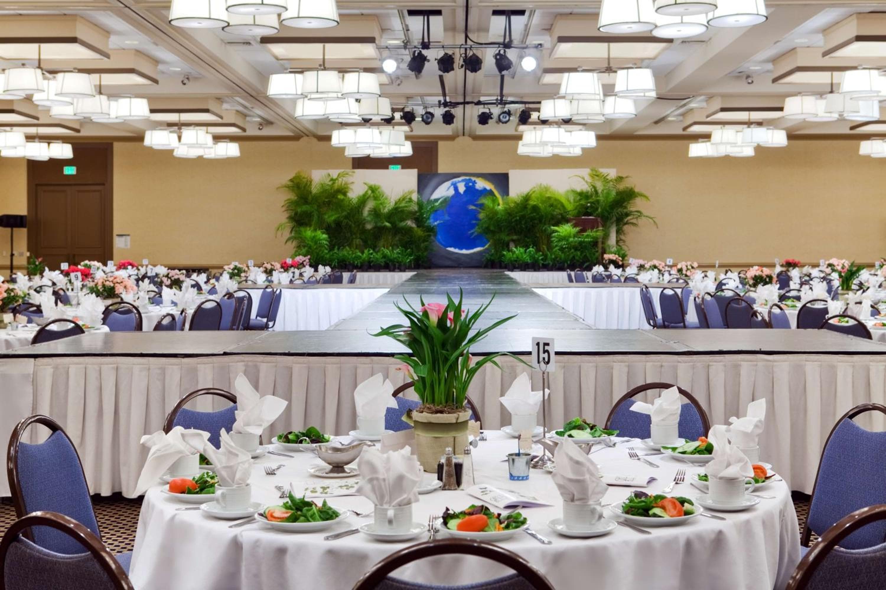 DoubleTree by Hilton Hotel Miami Airport & Convention Center — 11
