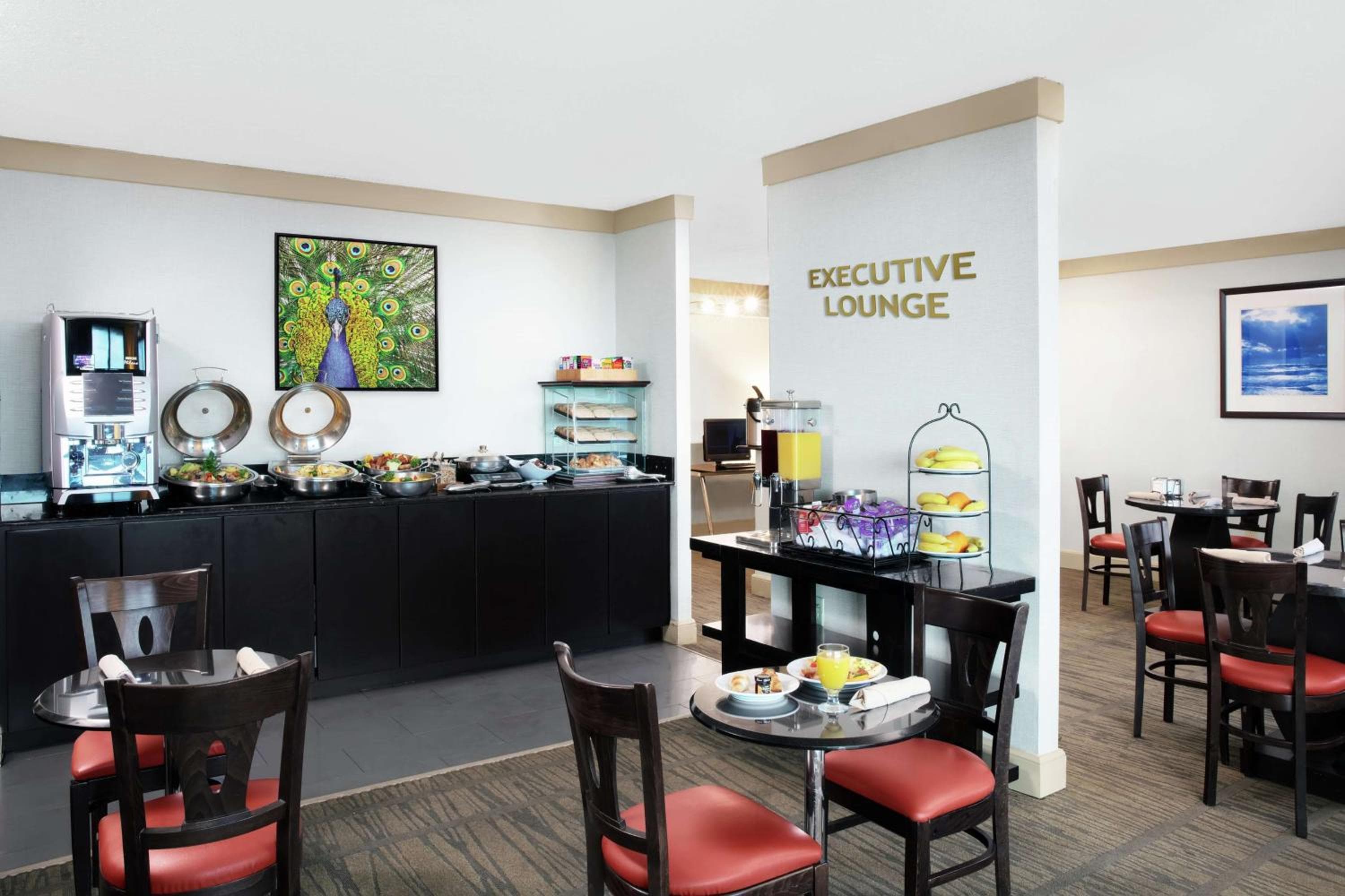DoubleTree by Hilton Hotel Miami Airport & Convention Center — 8