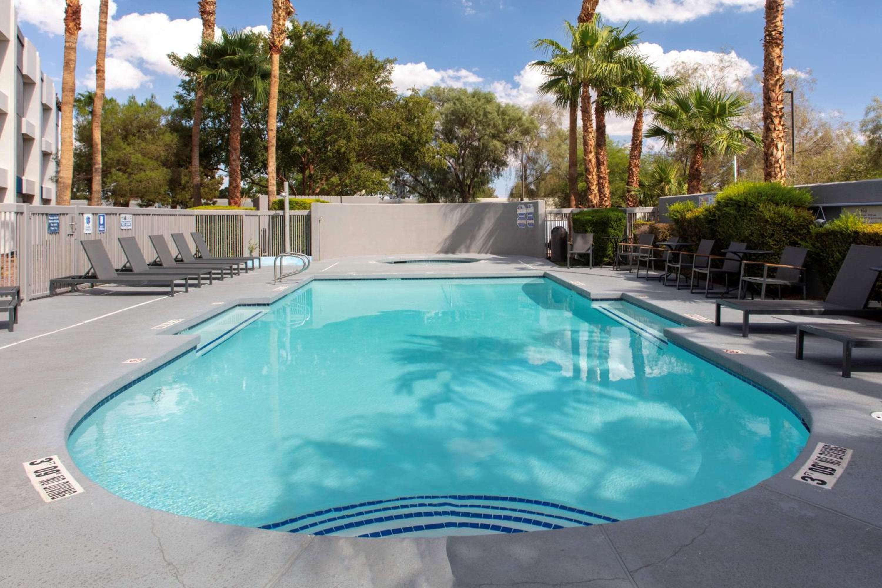 Hampton Inn Las Vegas/Summerlin — 14