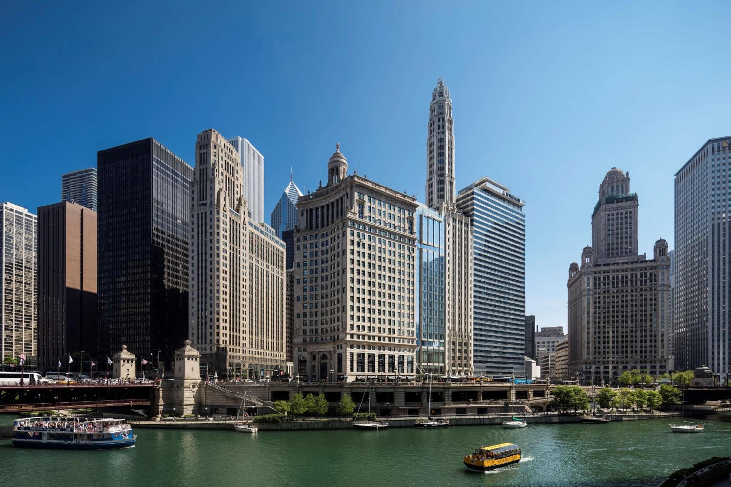 LondonHouse Chicago, Curio Collection by Hilton hotel, 85 East Wacker Drive   , Chicago, United States — photo 1