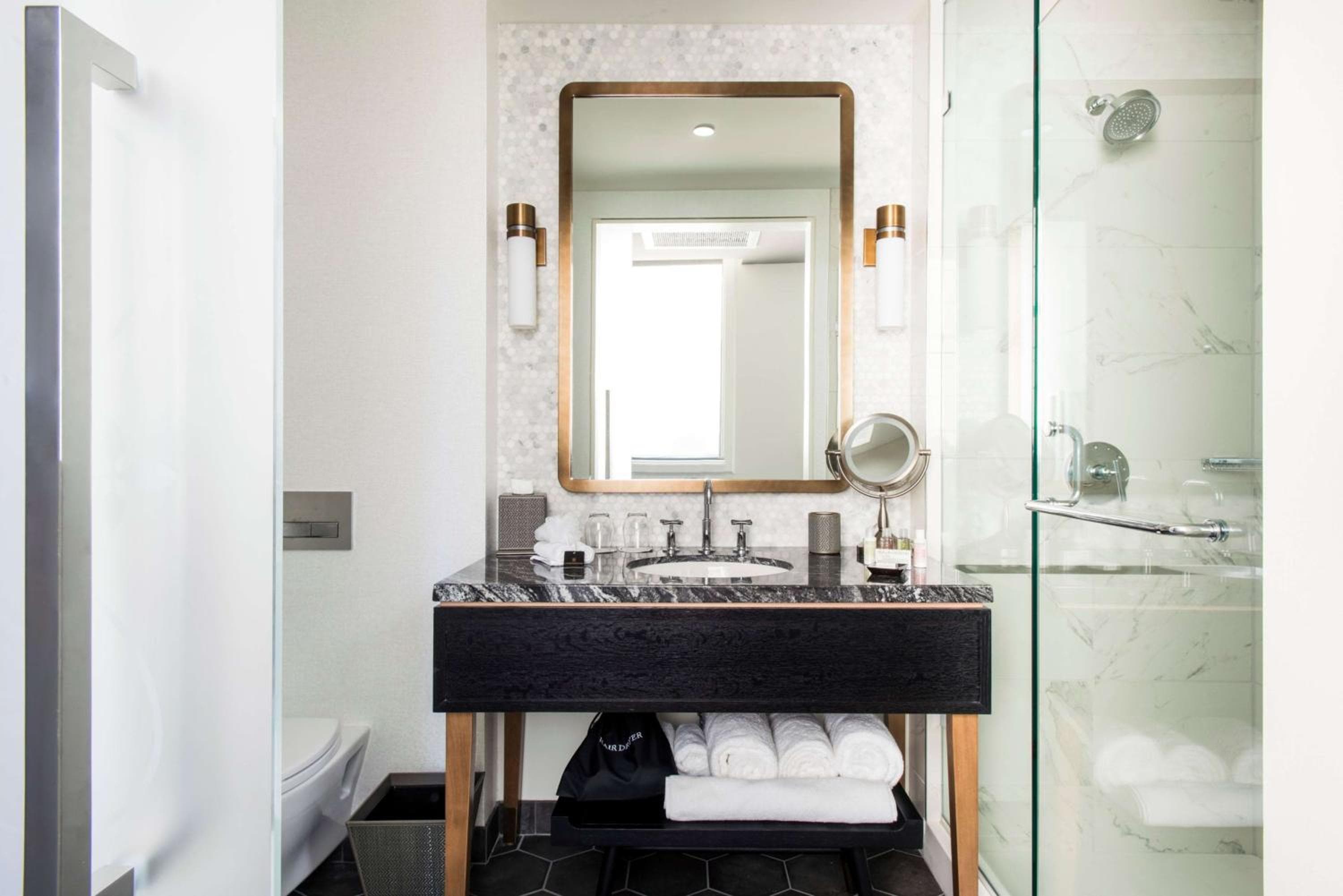 LondonHouse Chicago, Curio Collection by Hilton hotel, 85 East Wacker Drive   , Chicago, United States — photo 64