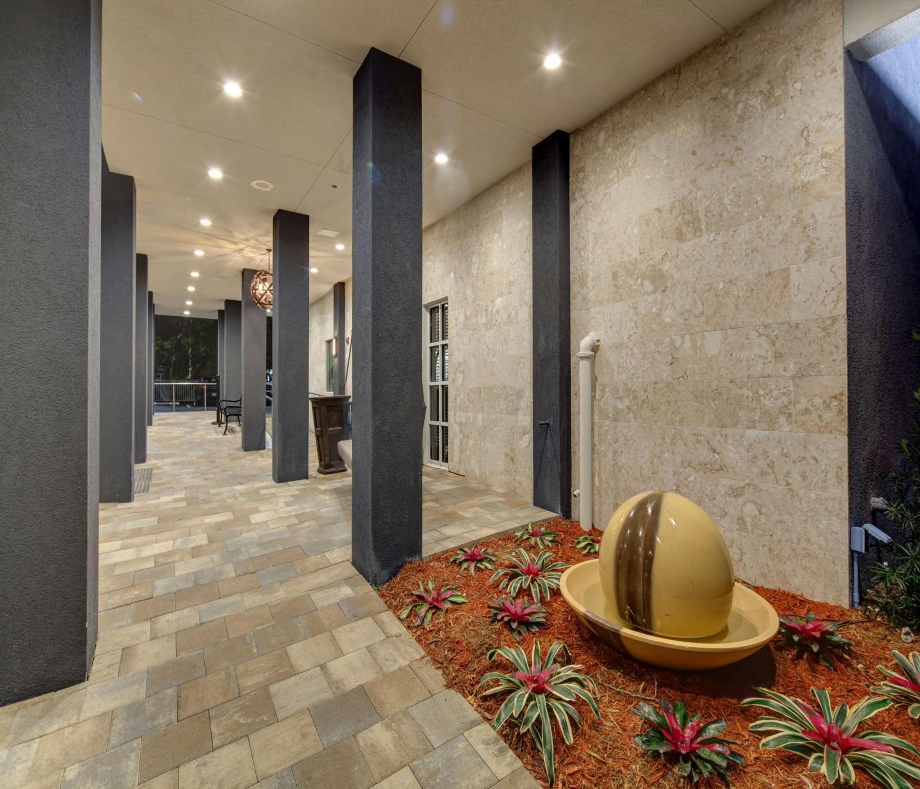 Hampton Inn Miami-Coconut Grove/Coral Gables — 4