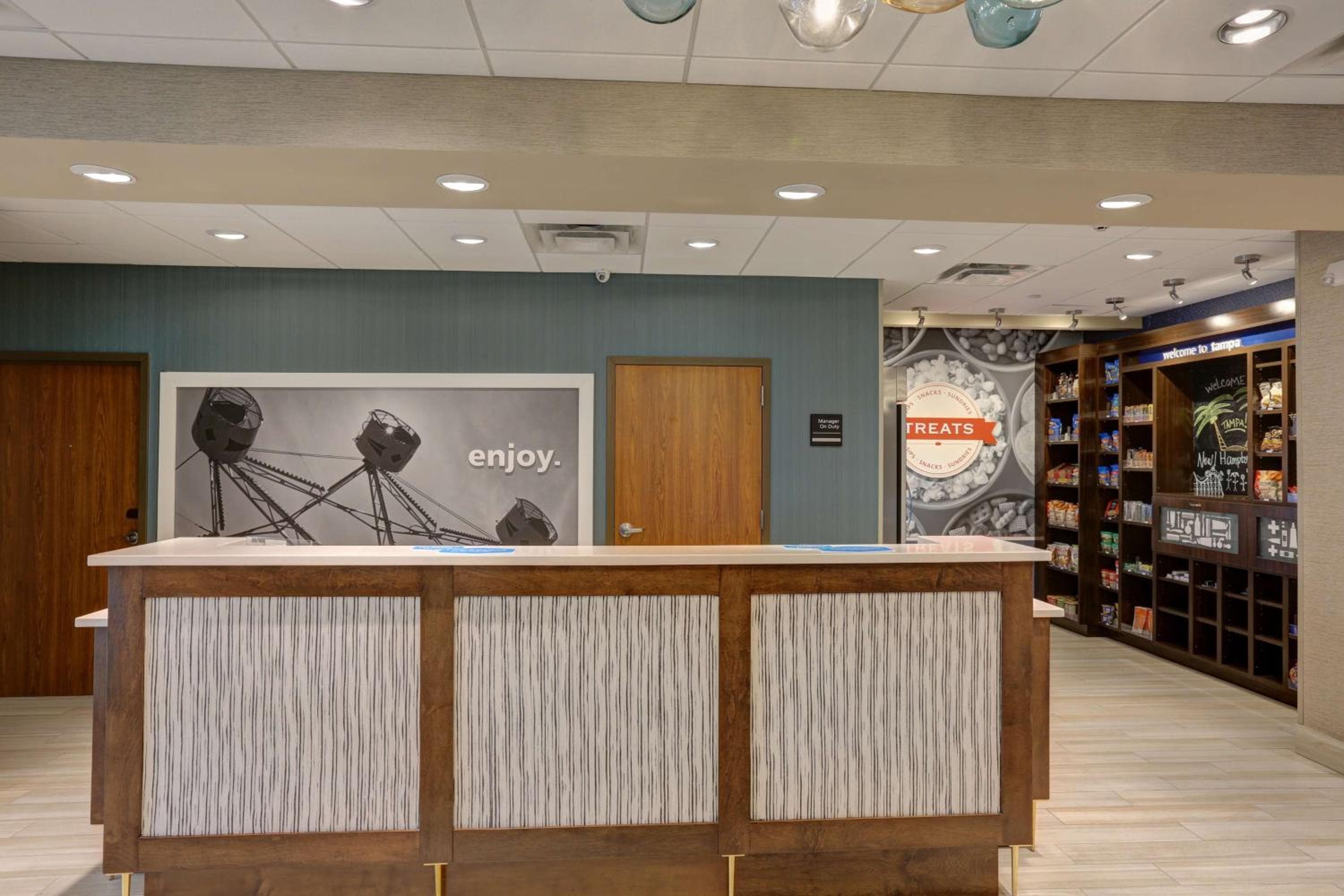 Hampton Inn & Suites by Hilton Tampa Busch Gardens Area — 4