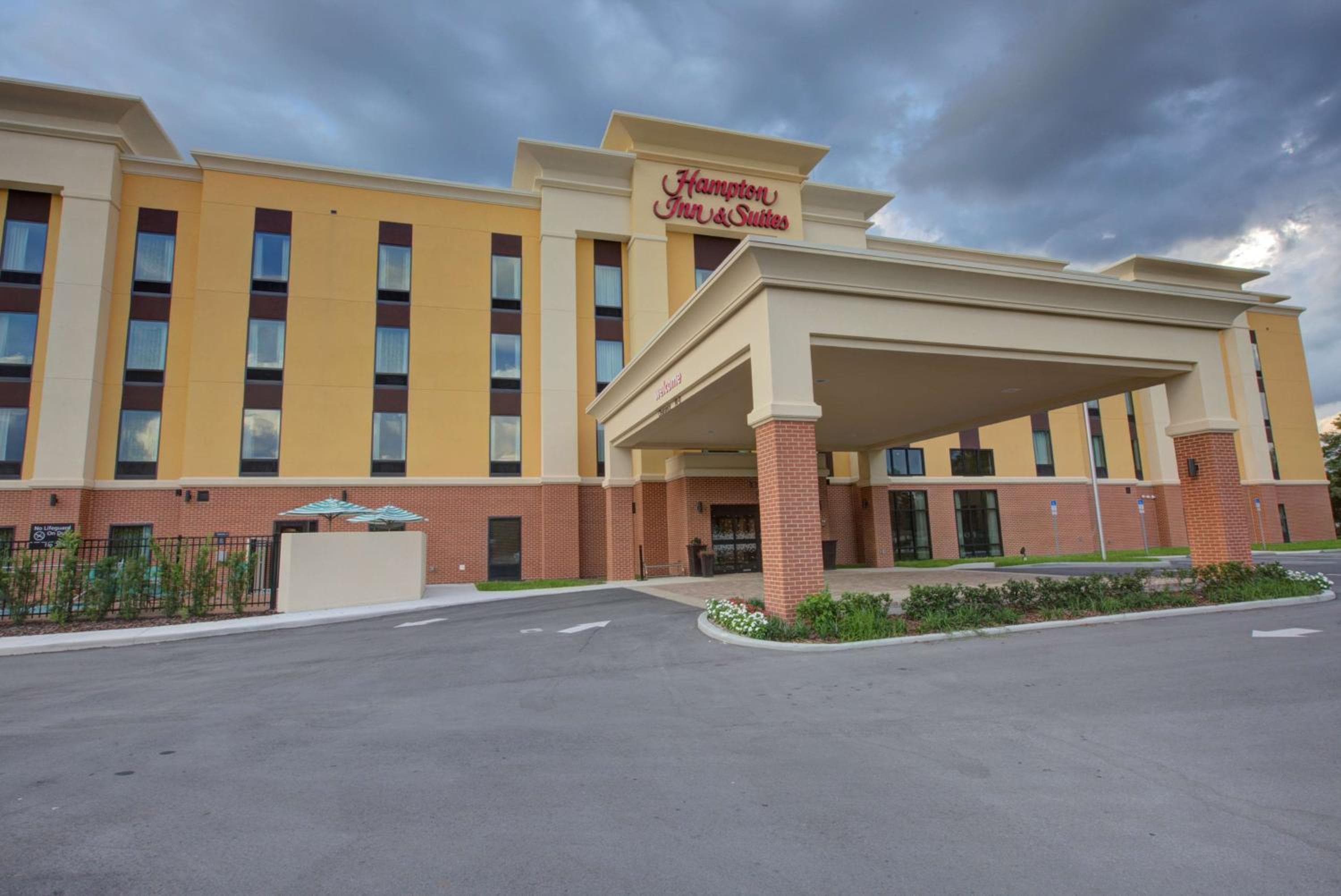 Hampton Inn & Suites by Hilton Tampa Busch Gardens Area — 3