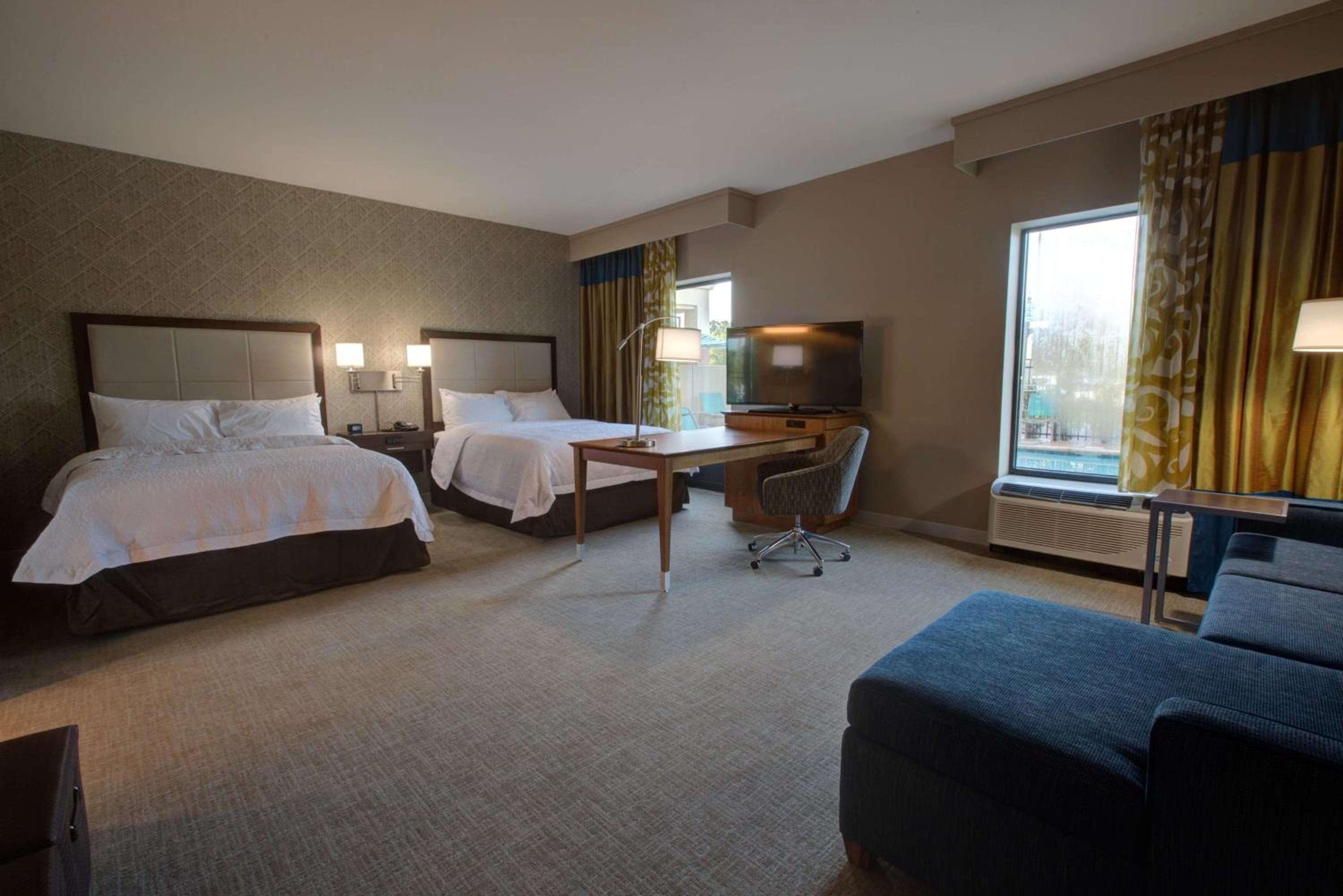 Hampton Inn & Suites by Hilton Tampa Busch Gardens Area — 13